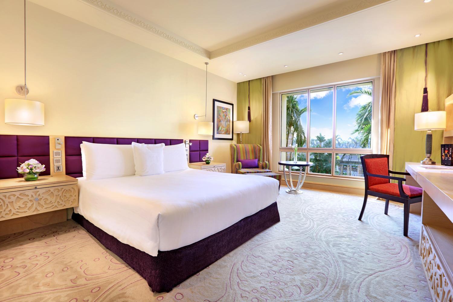 Towers Club Lounge Access with 15% off on Spa, Laundry, Food & Soft Beverage and Complimentary Luxury Hours from 6 to 8 PM