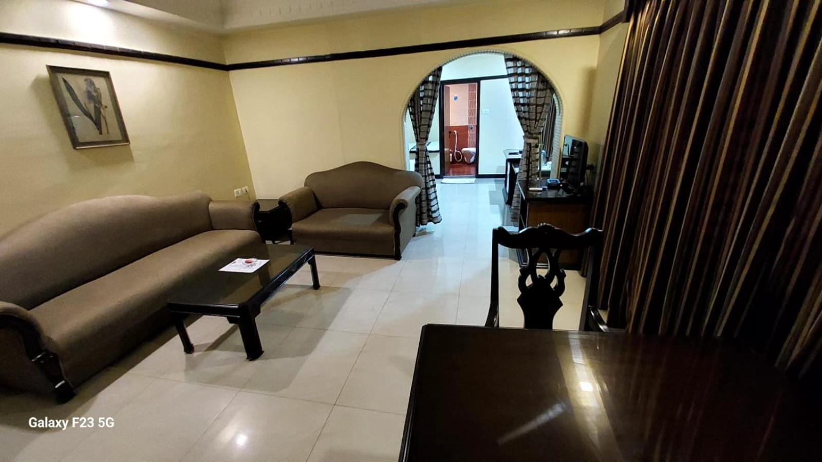 Deluxe Suite