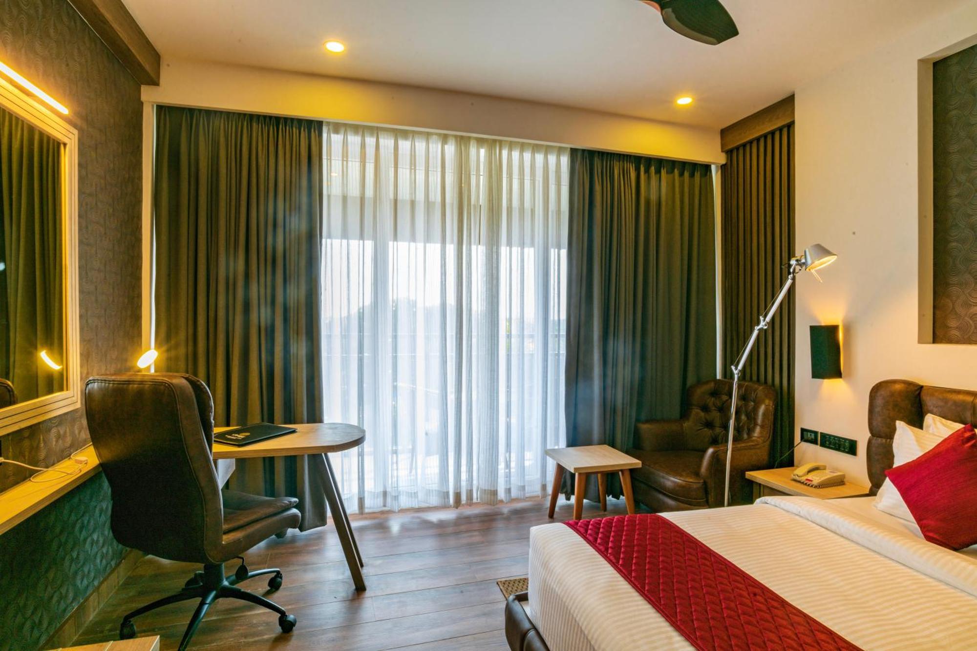 Superior Double Room on session of 60 mins Spa