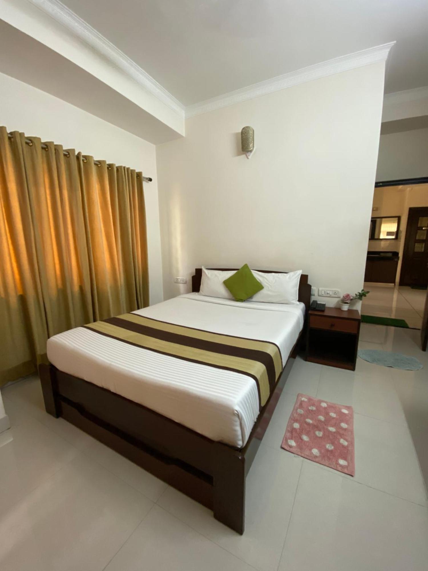 Deluxe Room,1559767225:JPEG