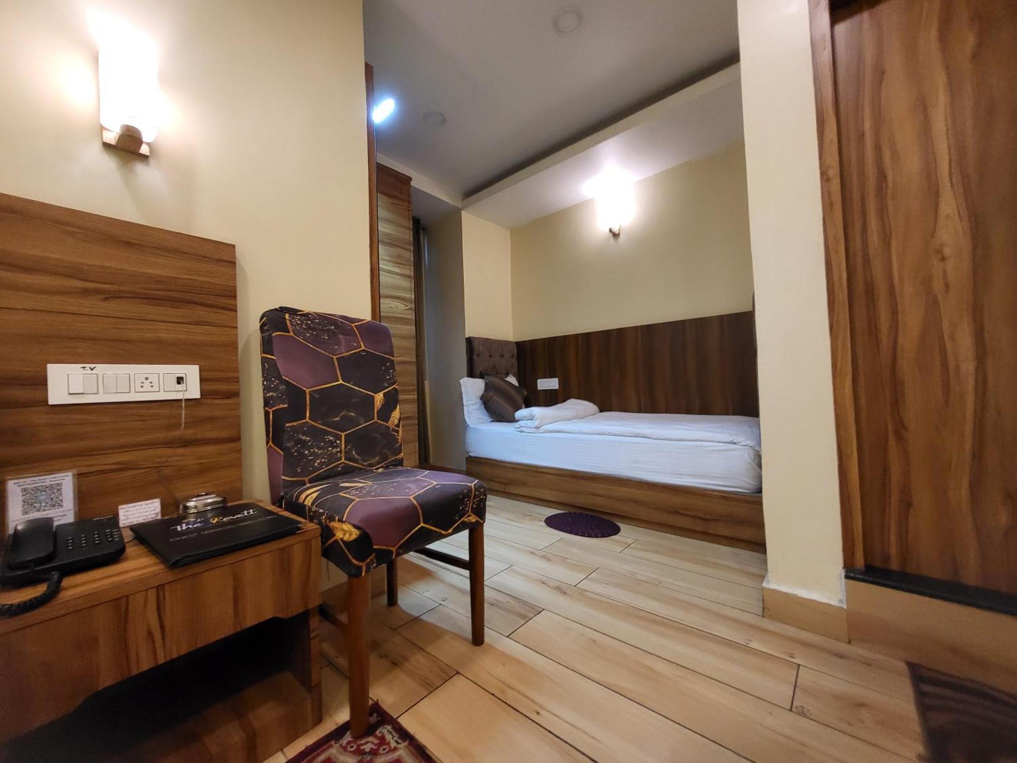 Comfort Triple Room Shower