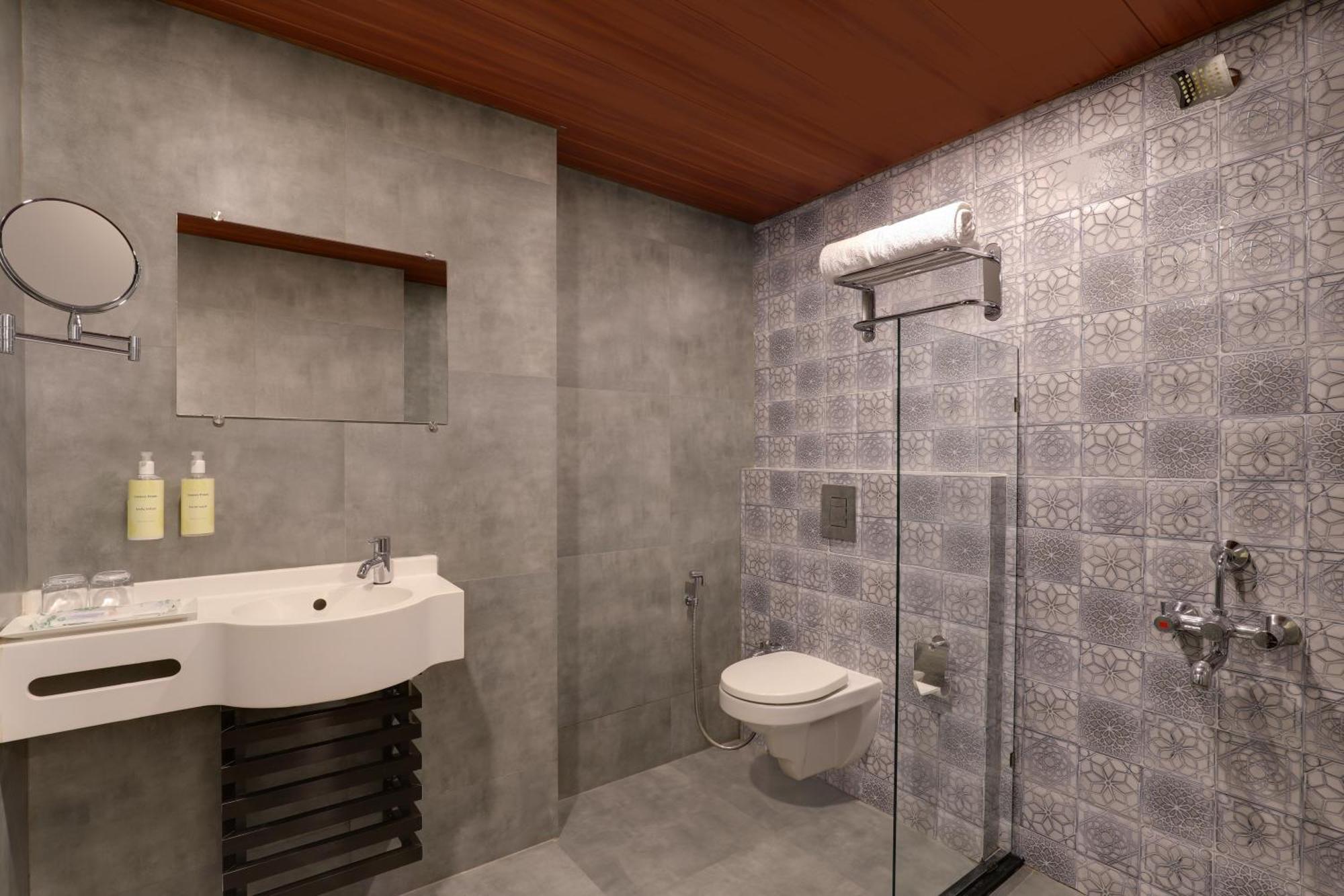 Studio King Suite with Sea View