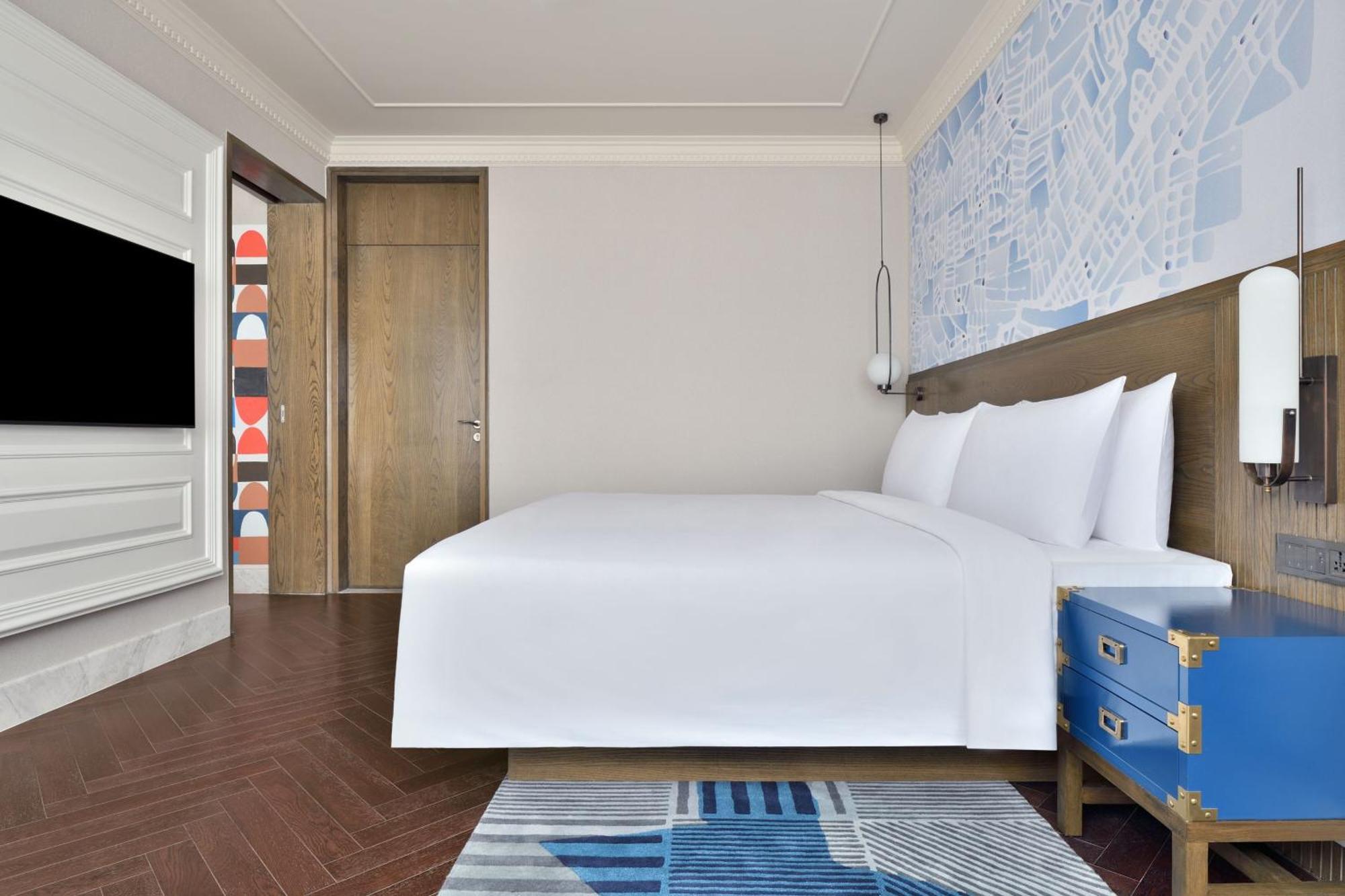 Junior Suite Executive lounge access X Complimentary Golden Temple transfers
