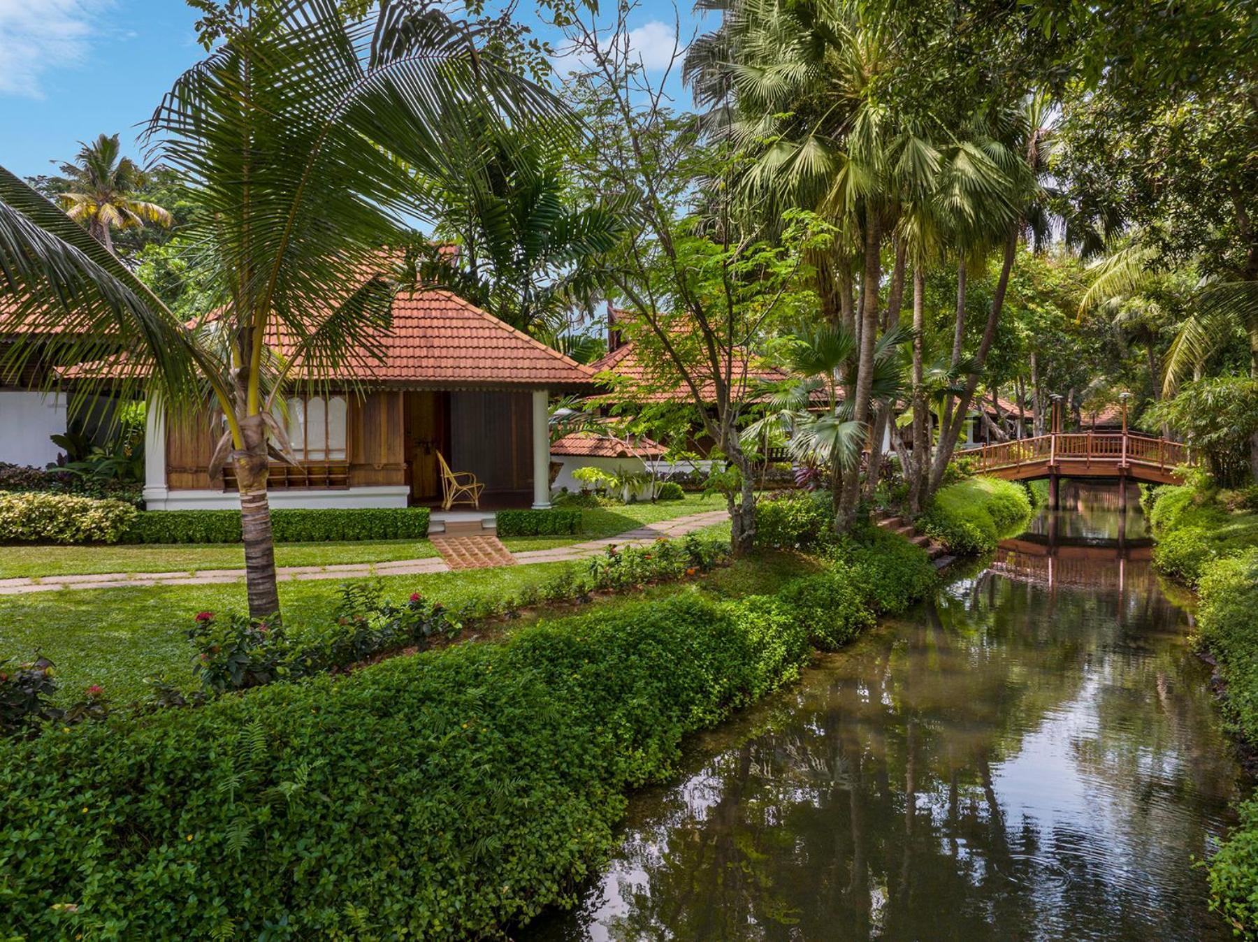 Heritage Lake view Villa Private Pool