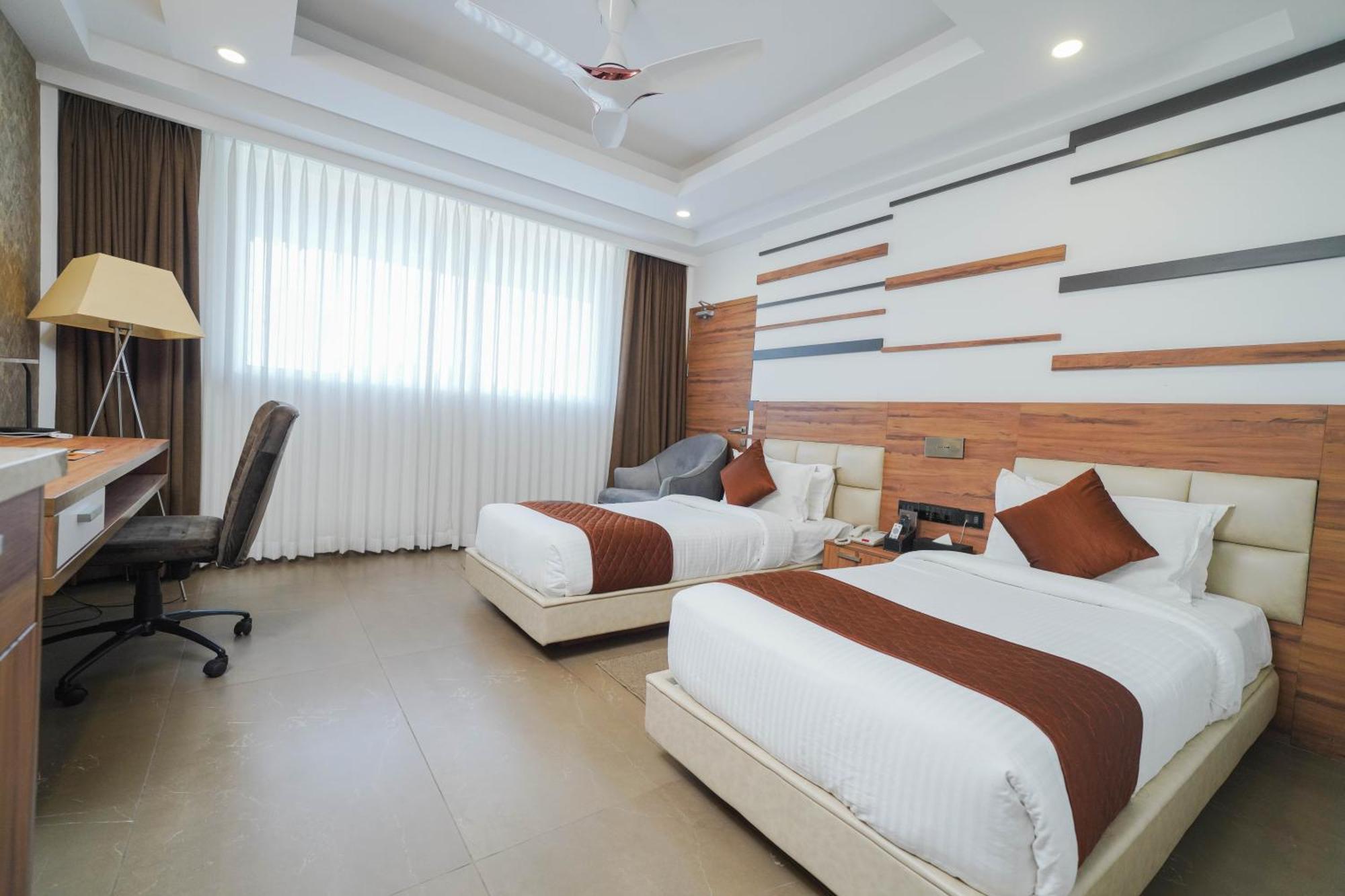 Deluxe Room with 15% off on session of 60 mins Spa