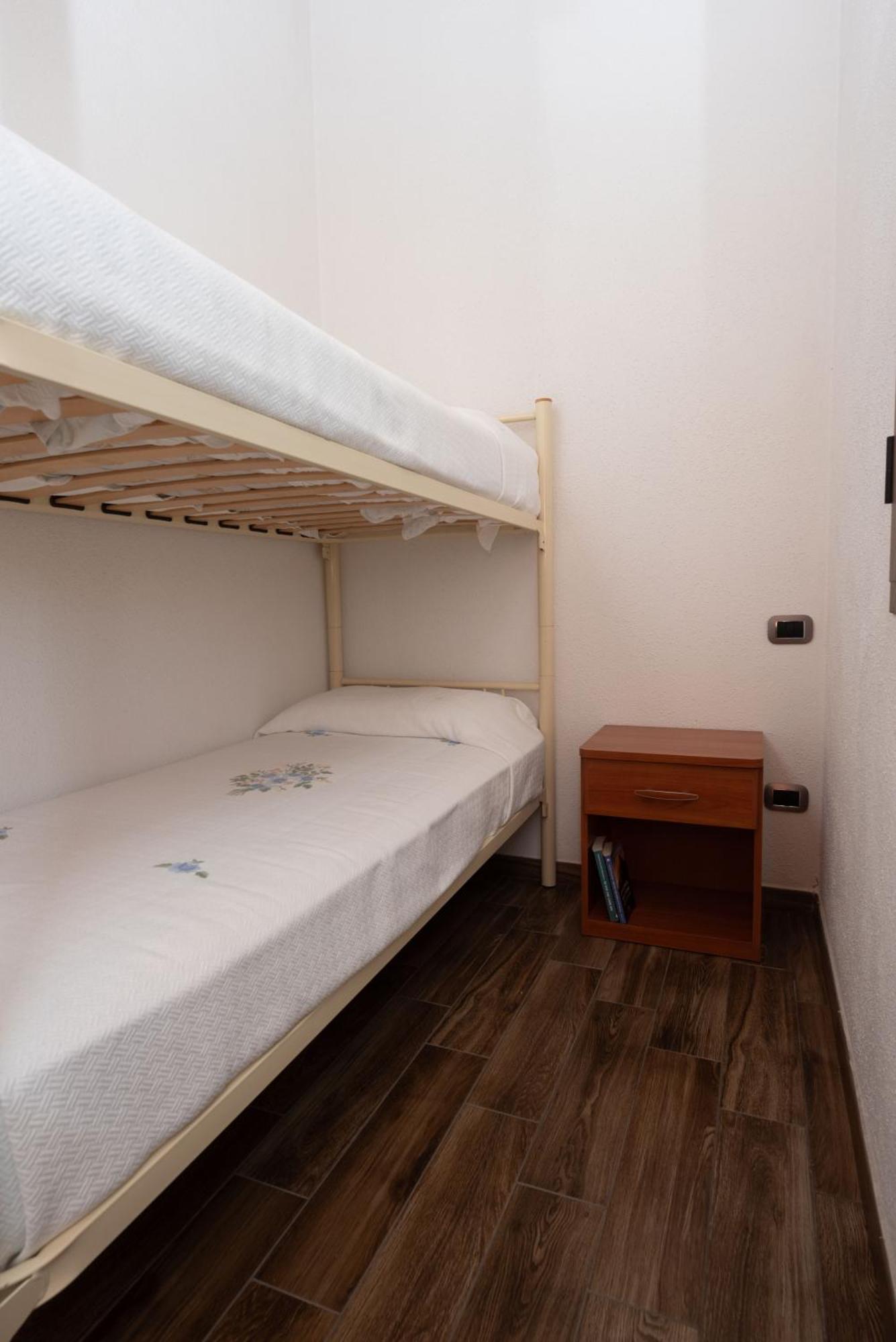 LE EXECUTIVE ROOM