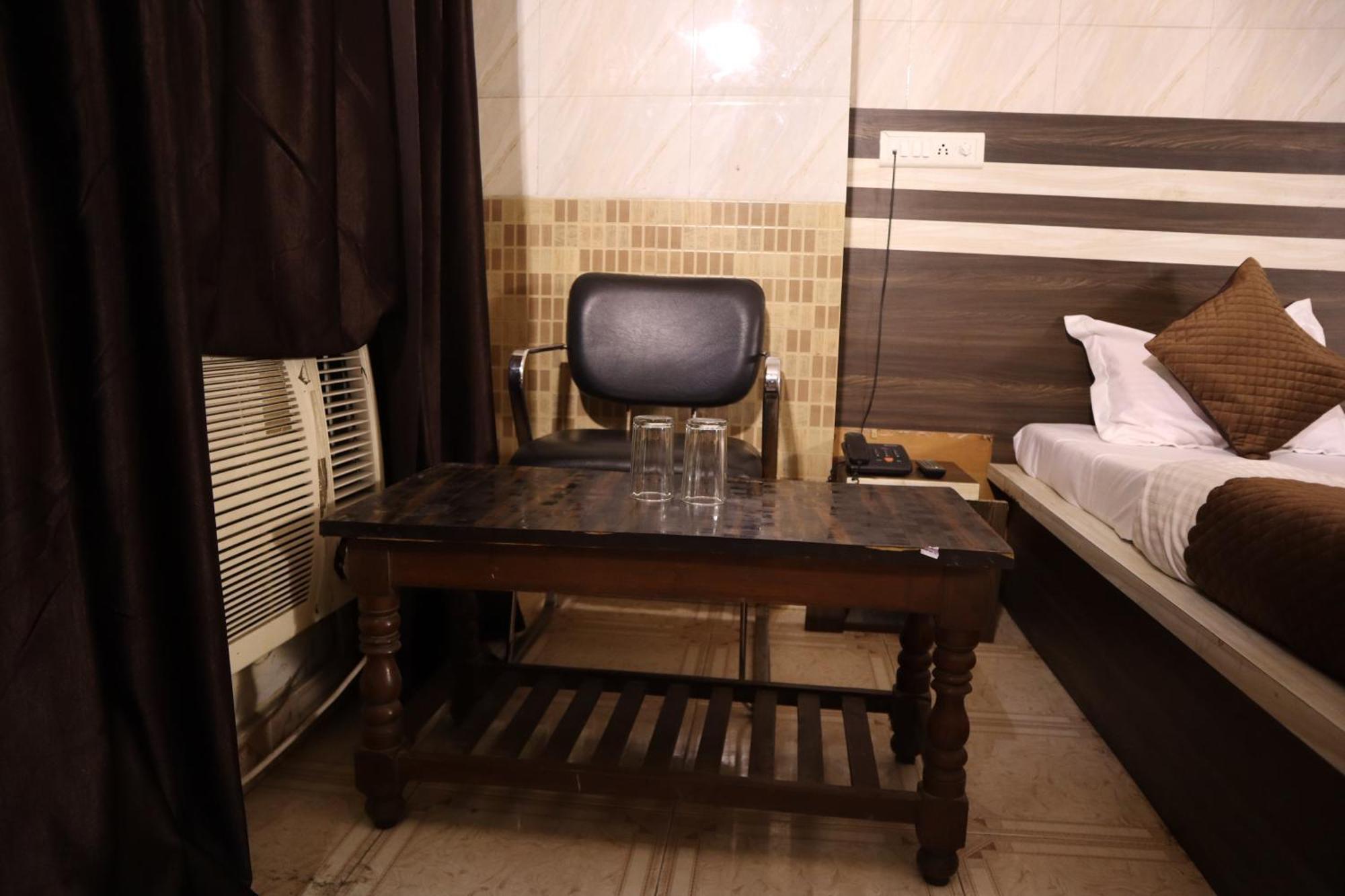 Double Room Private Bathroom