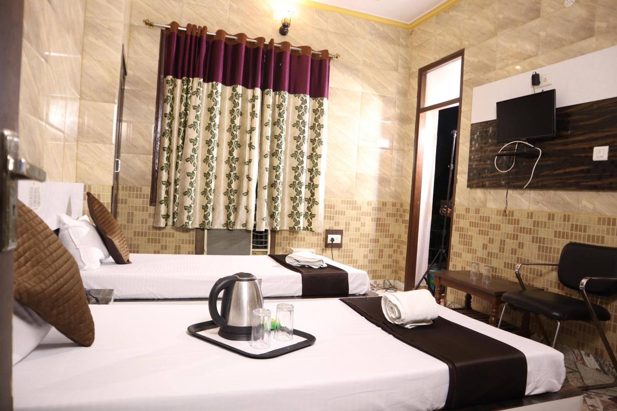 Double Room Private Bathroom