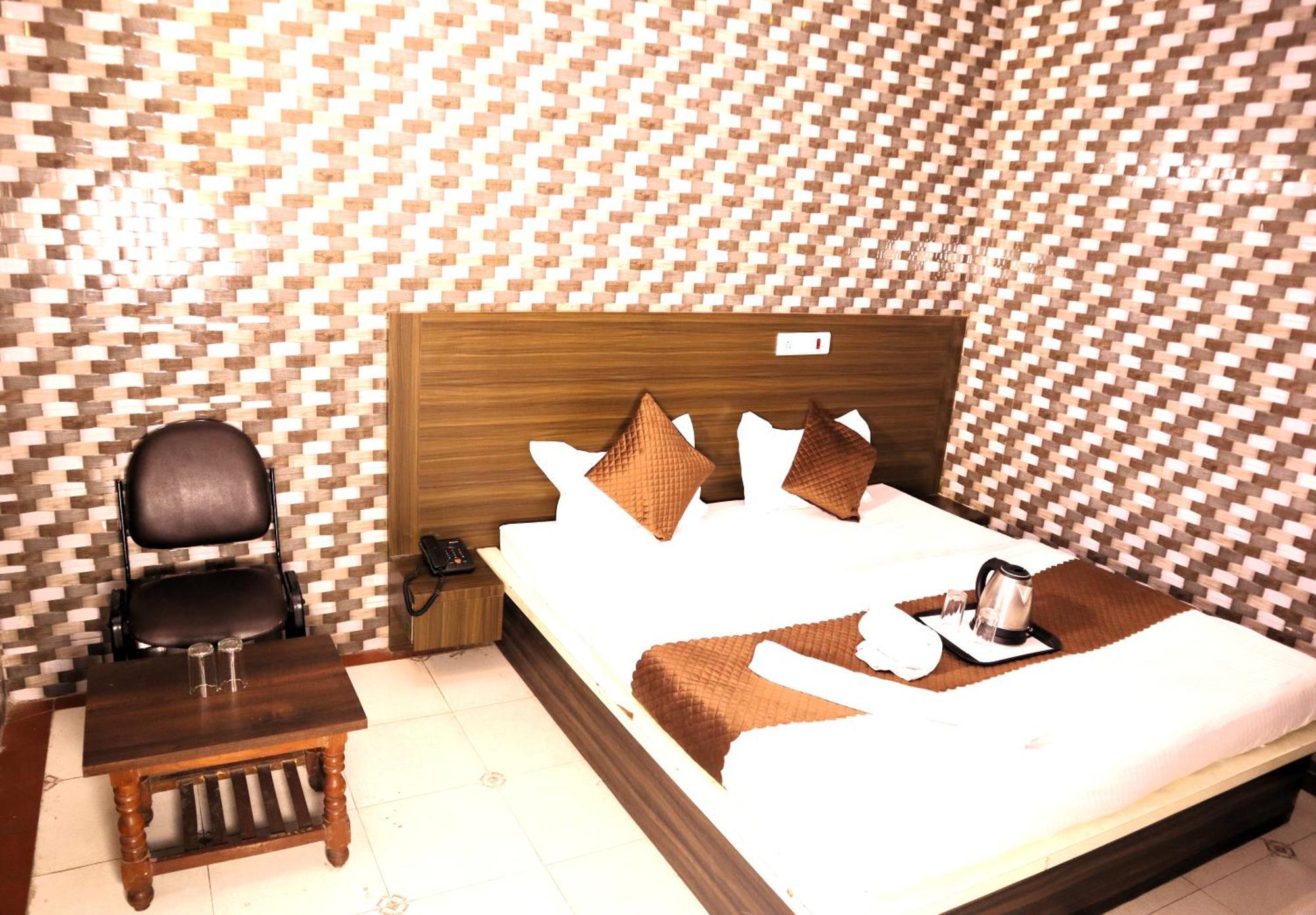 Double Room Private Bathroom