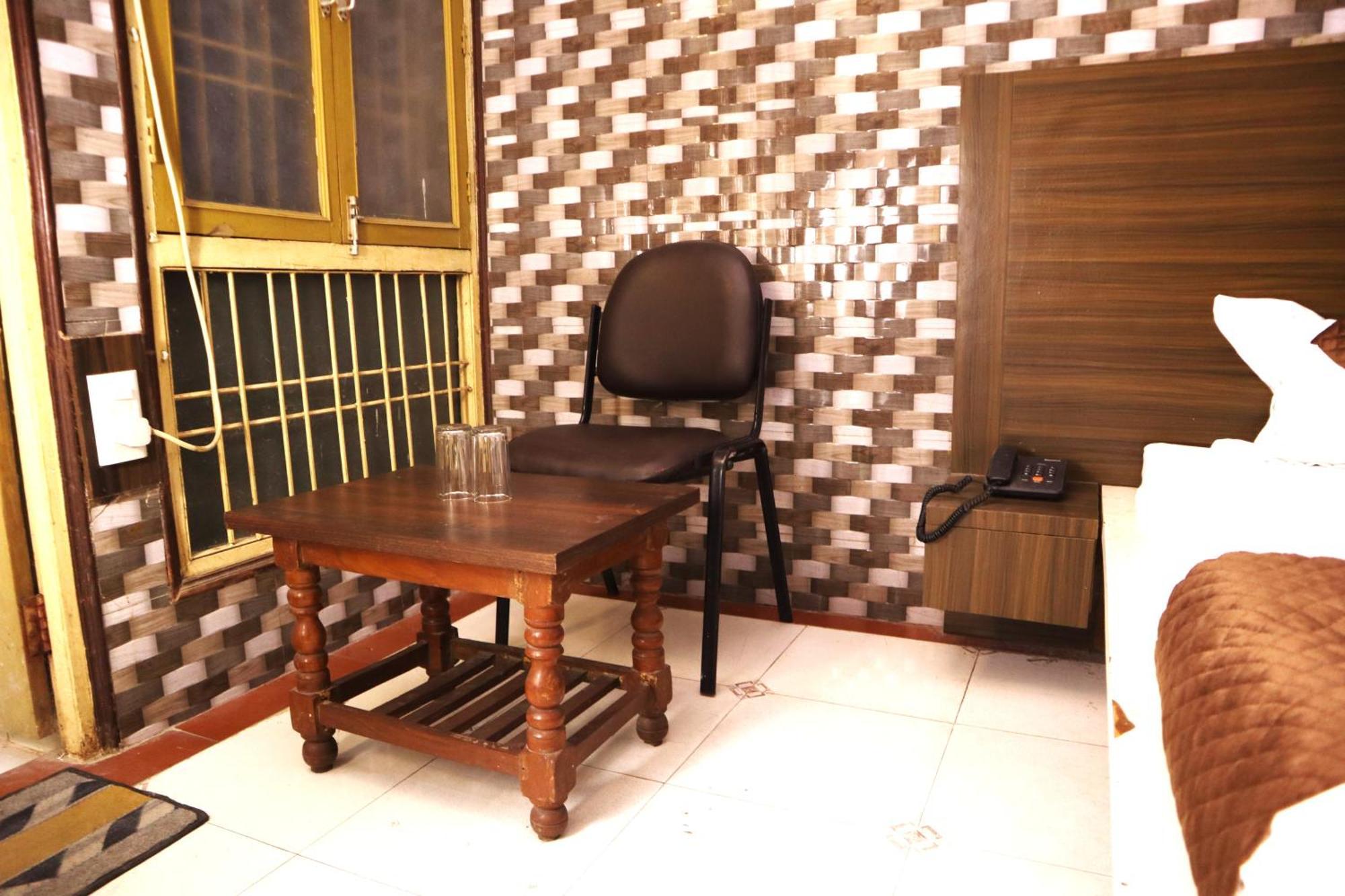 Double Room Private Bathroom