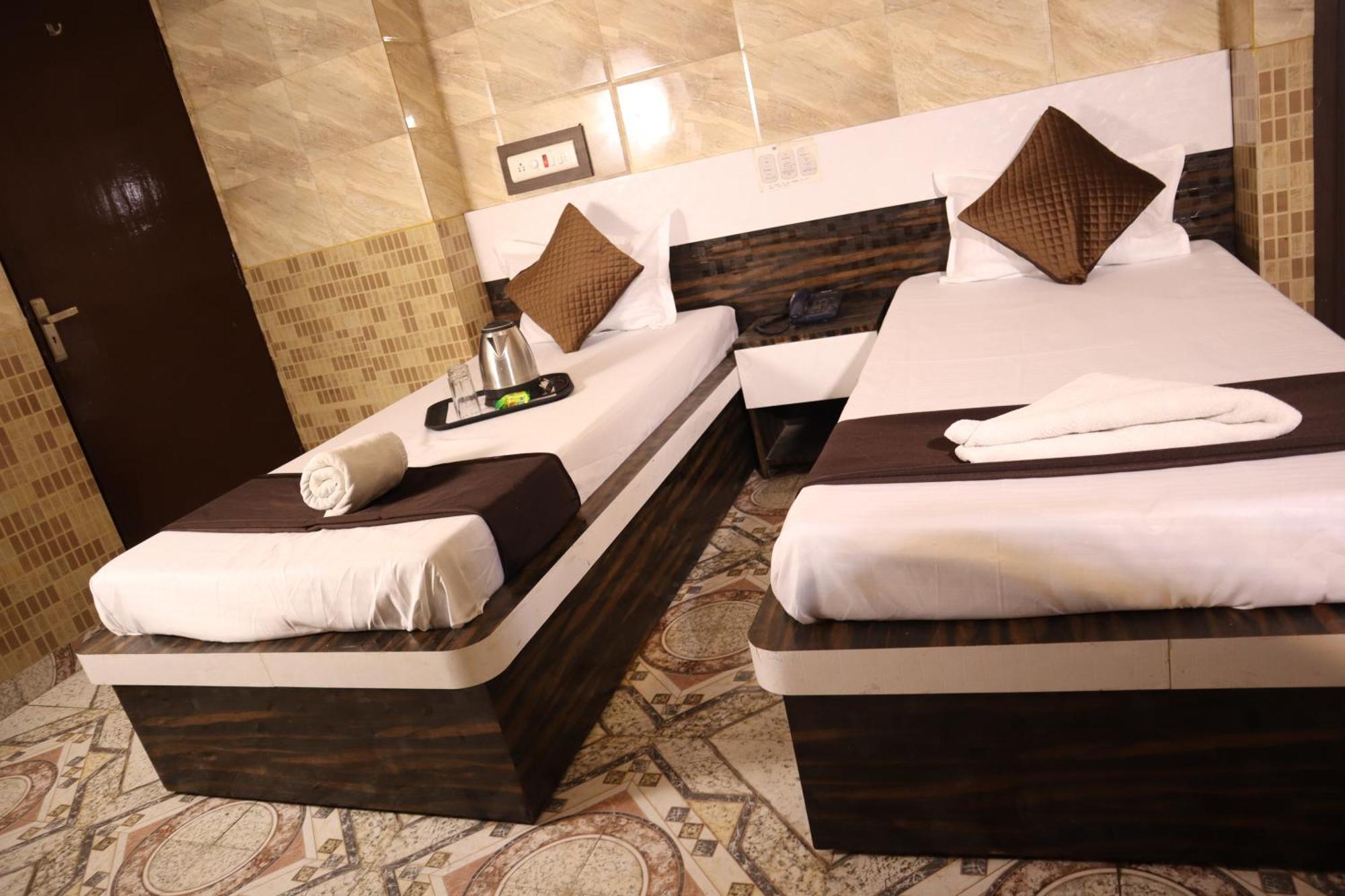 Double Room Private Bathroom