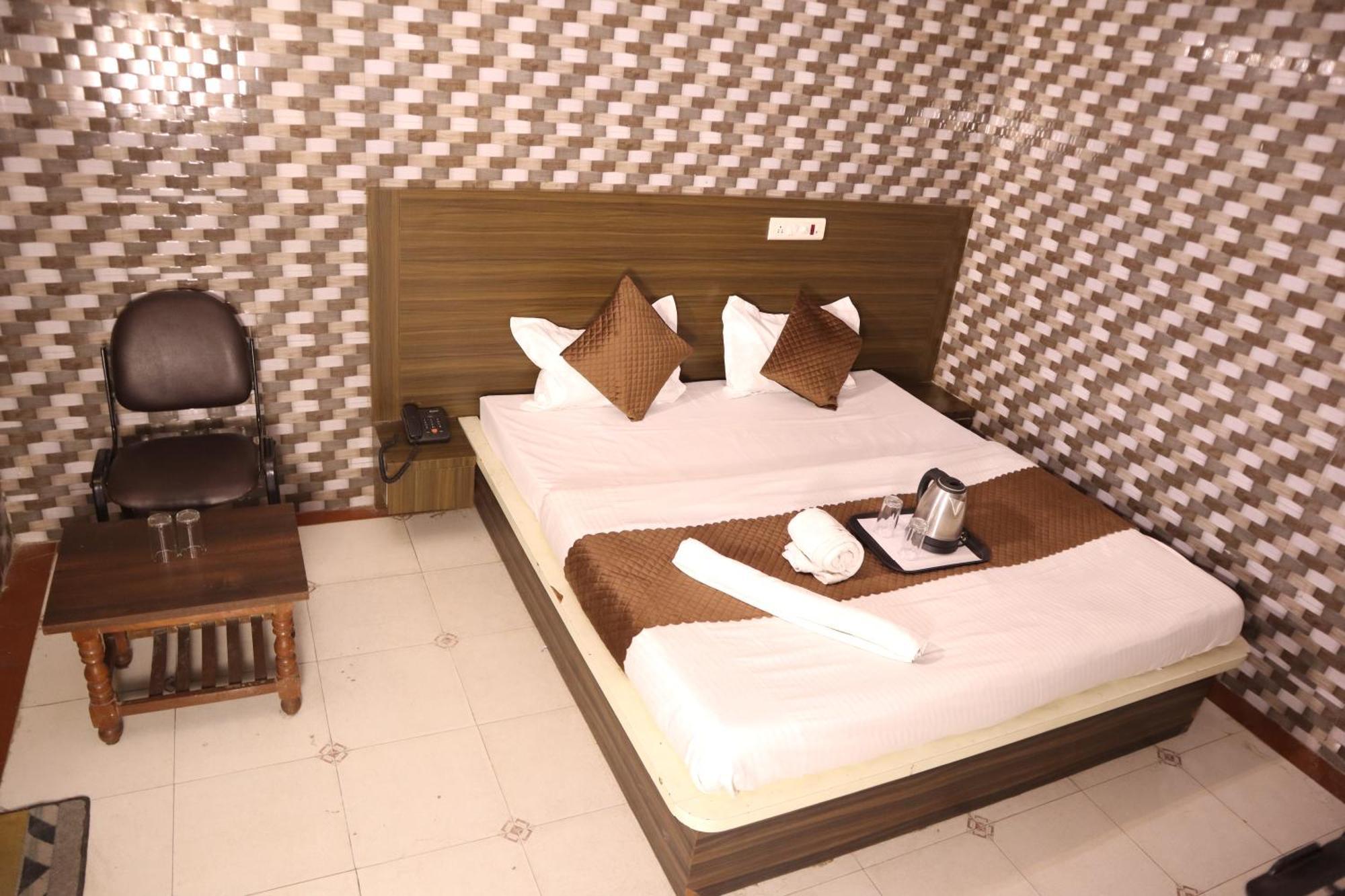 Double Room Private Bathroom