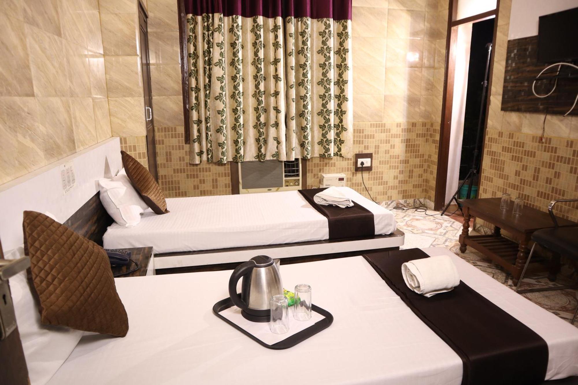 Double Room Private Bathroom
