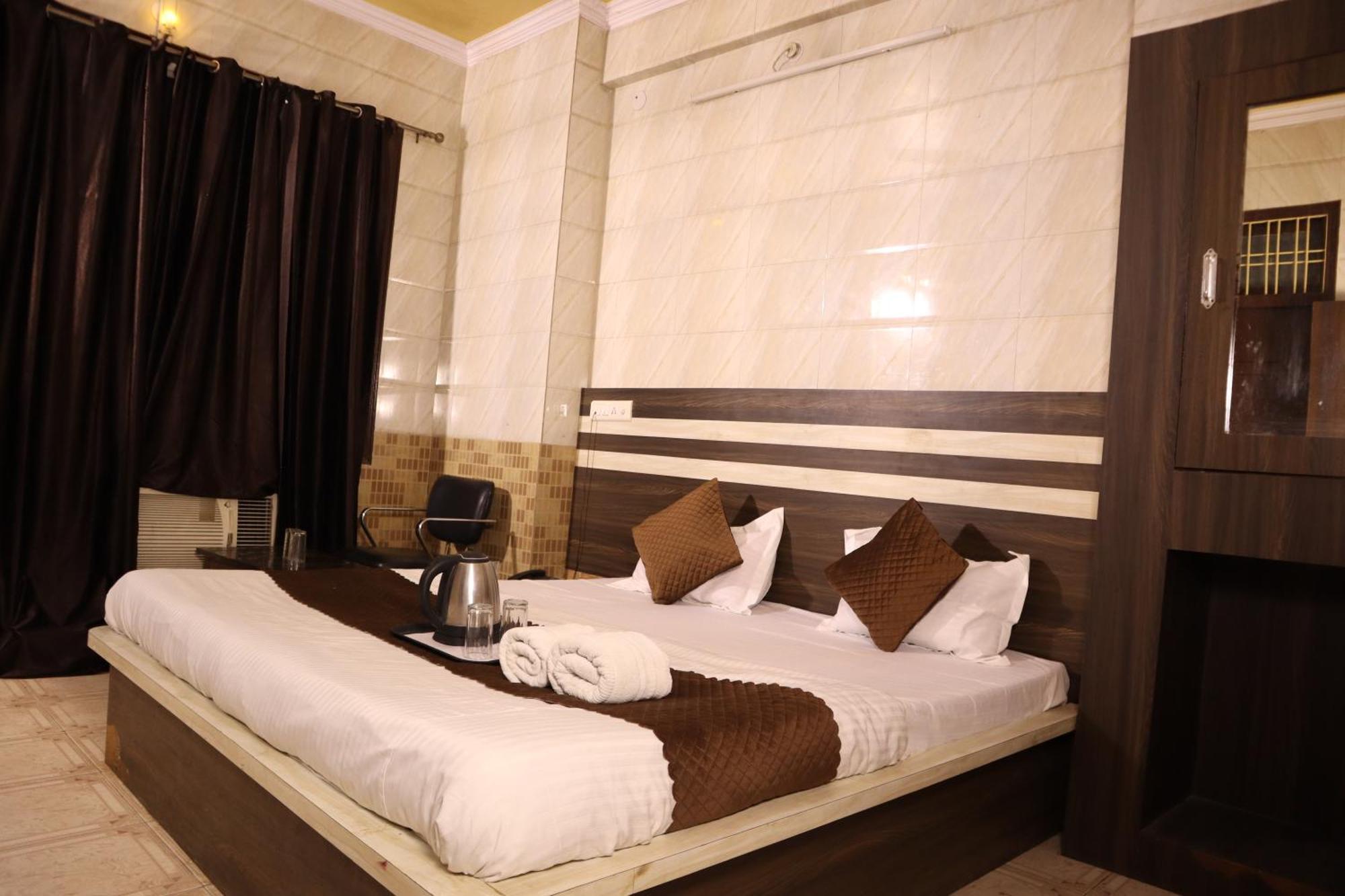 Double Room Private Bathroom