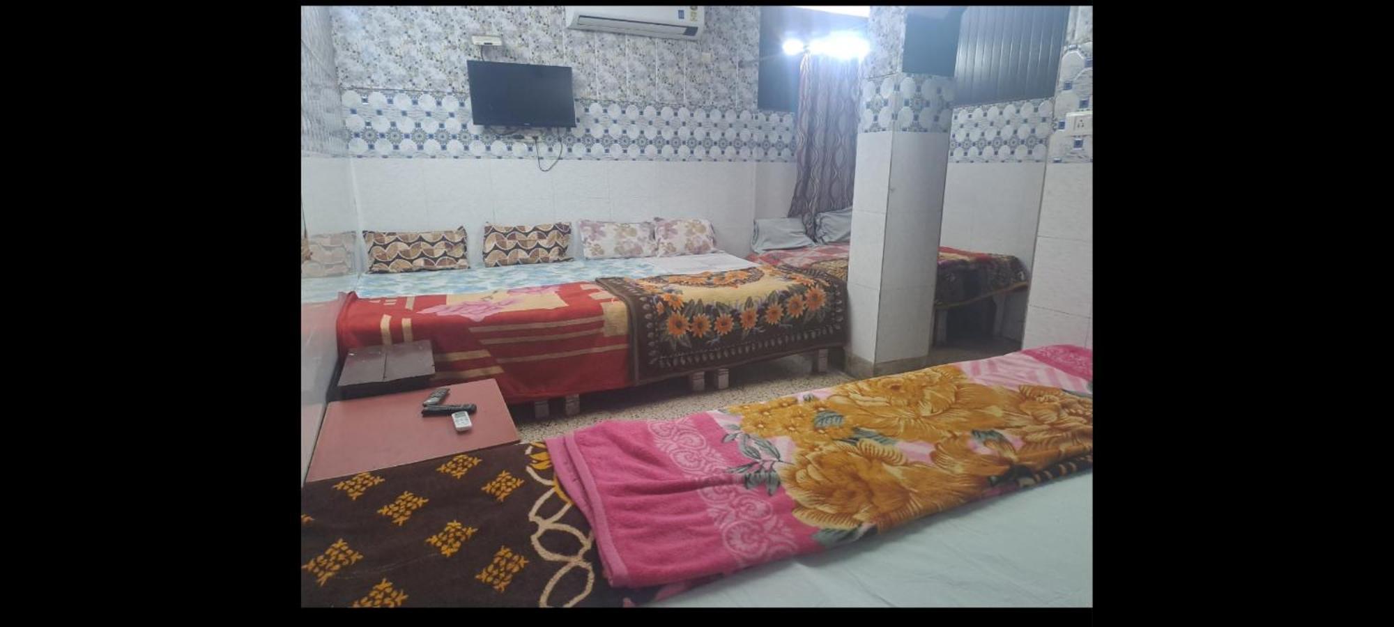 8-Bed Mixed Dormitory Room