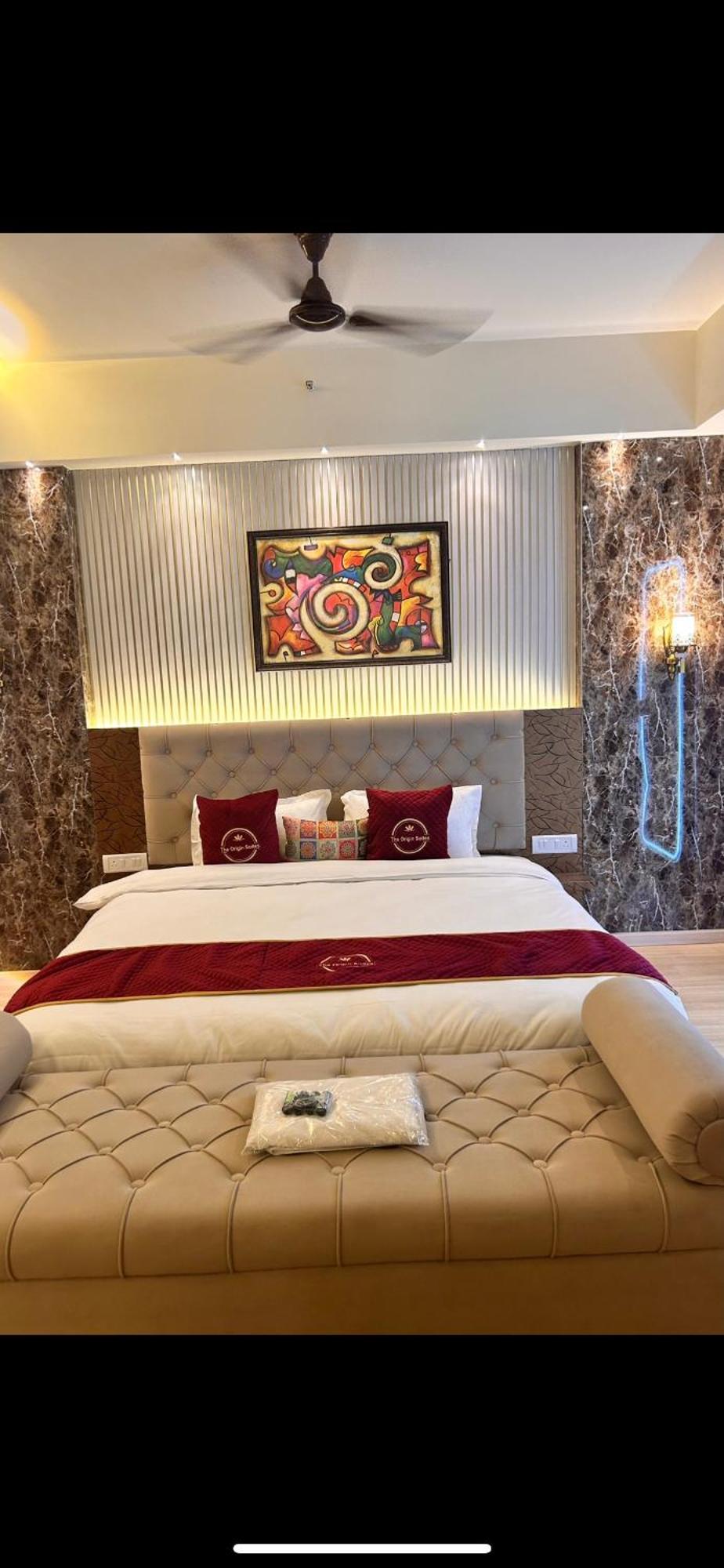 Deluxe King Suite