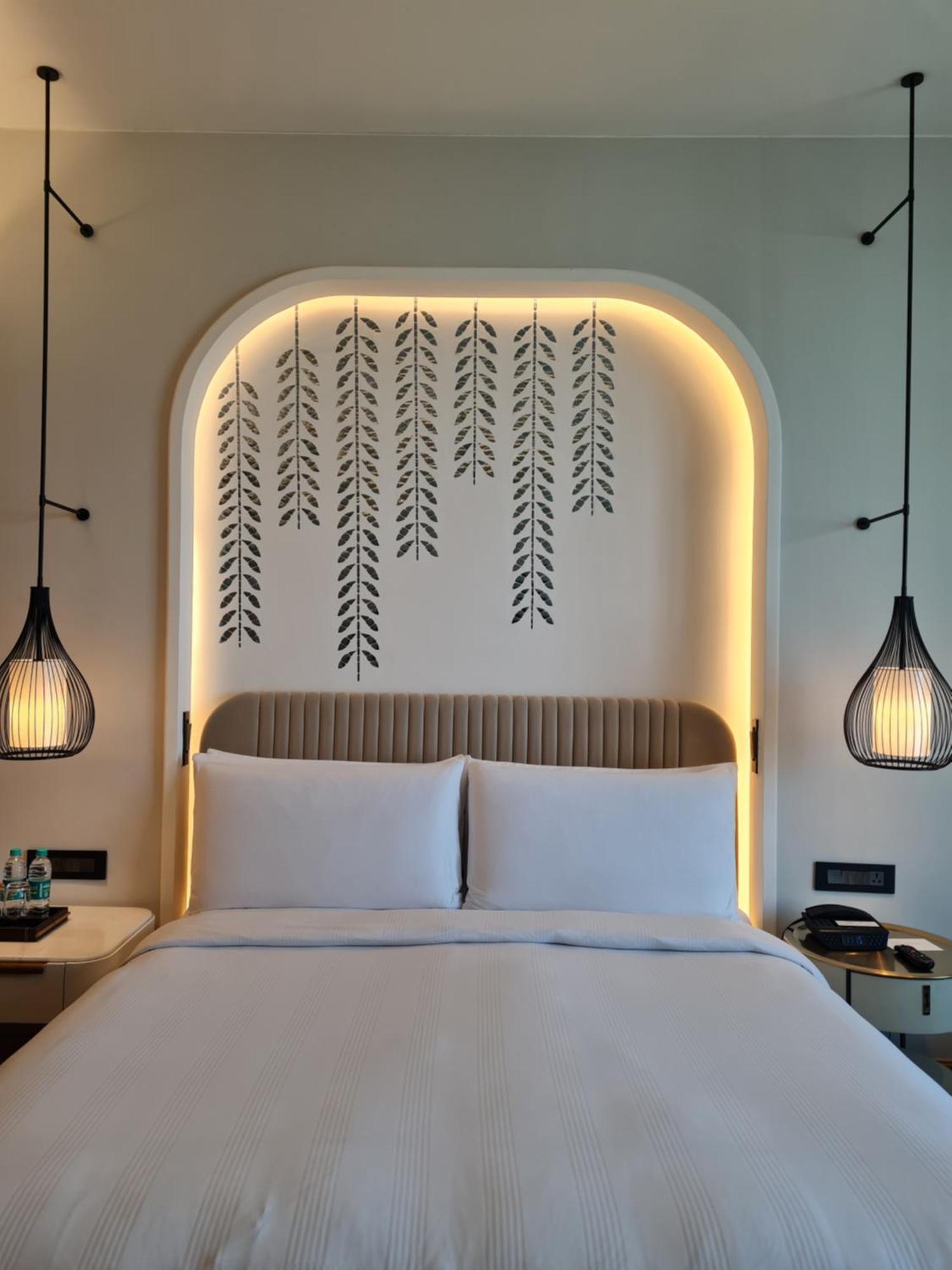 Standard King Room with Outdoor Living Area: 20% off on food,soft beverages, laundry & local transportation(upto 10 km); enjoy 90-min spa at 60mins spa price; BOGO offer on select beverages(5–8 pm) at Connexions Bar;3-course meal at House of Han-T&C ,1604105577:JPEG