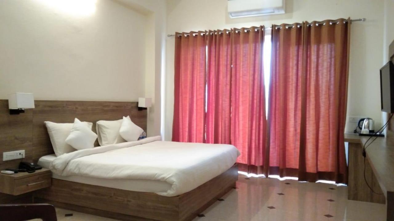 Deluxe Room,1611157222:JPEG