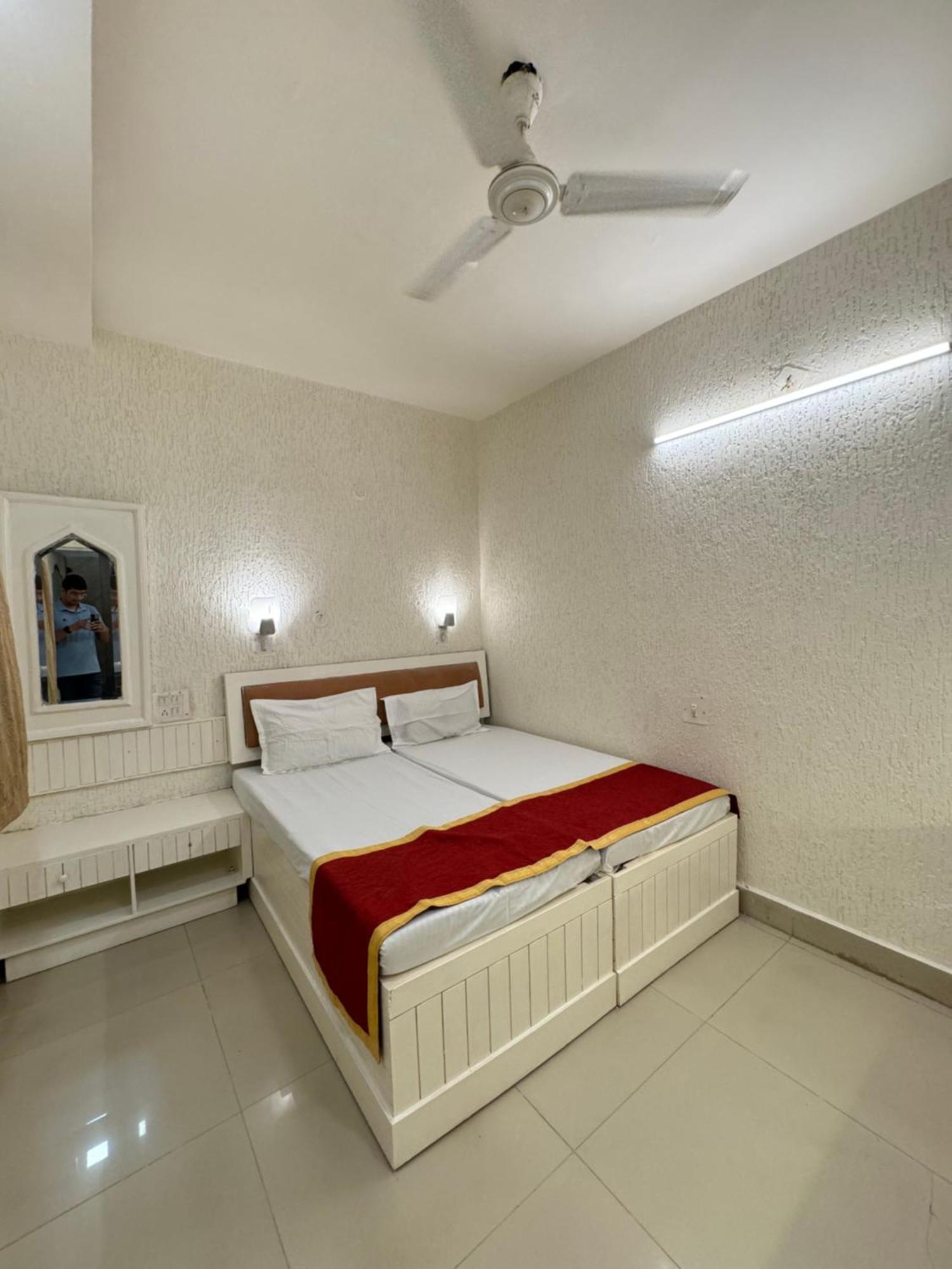 Semi Deluxe Double or Twin Room