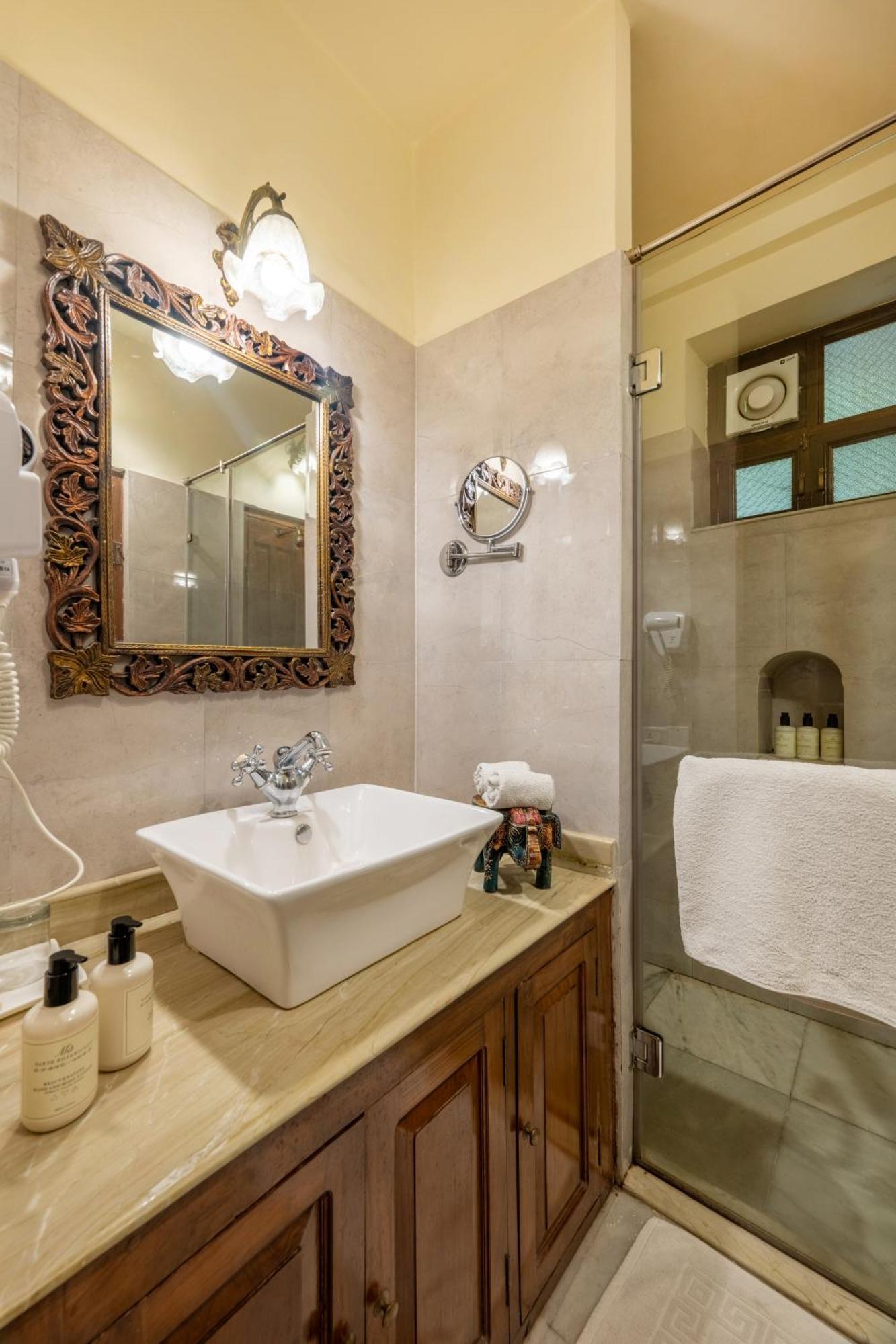 Deluxe Double Room complimentary Airport pick up