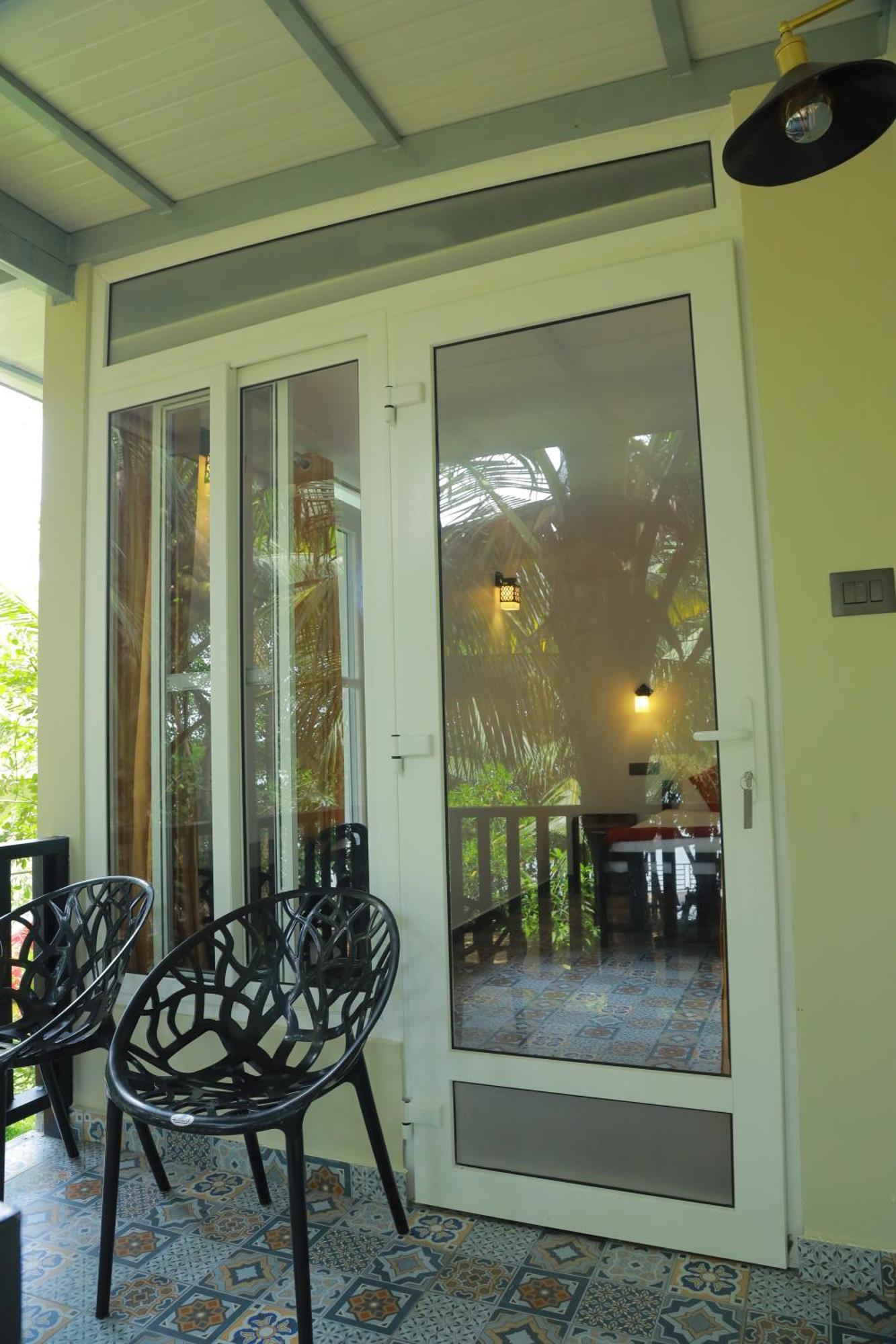 Family Room with Lake View,1611175594:JPEG