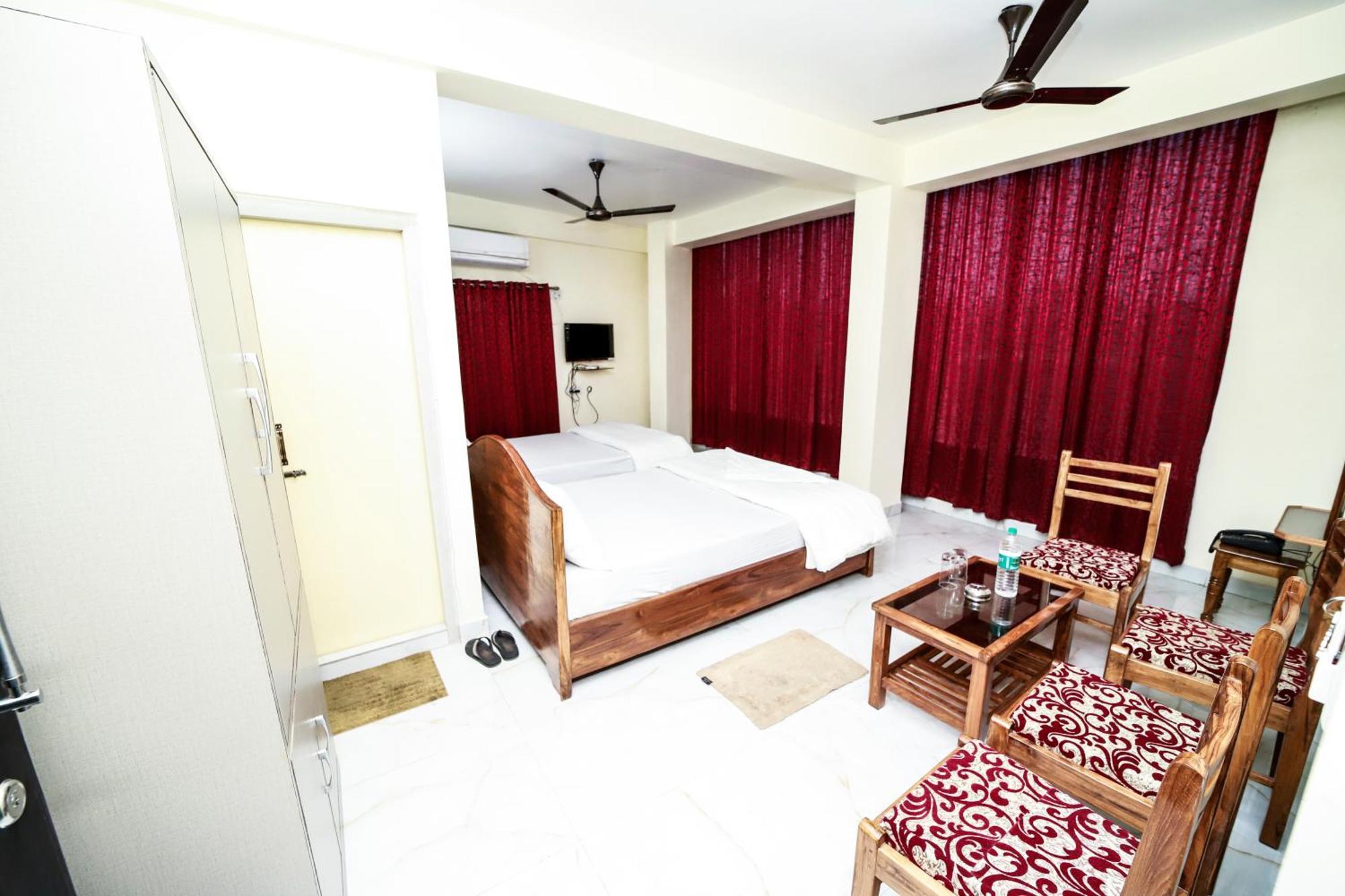 Deluxe Family Room
