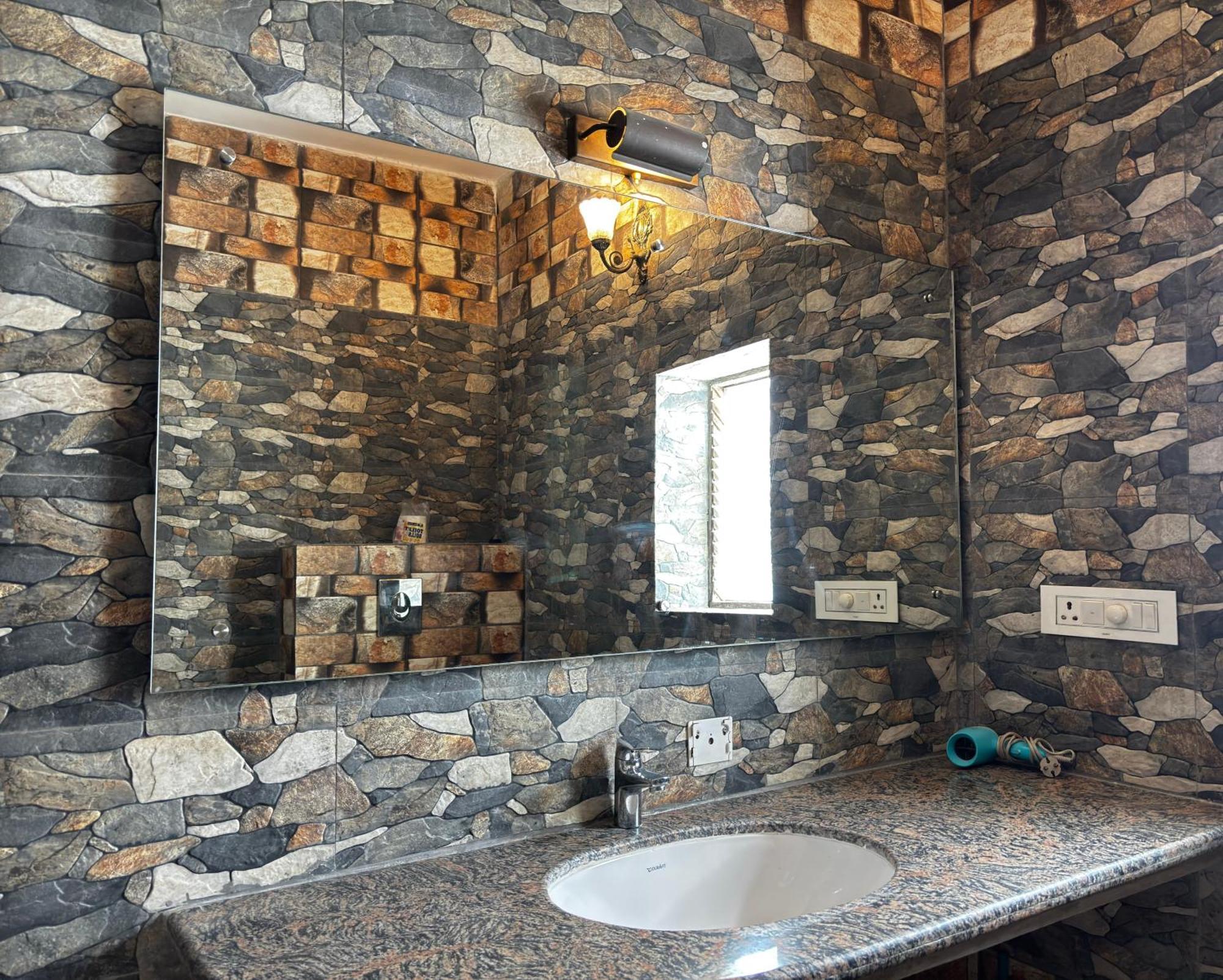 Shahi Suite