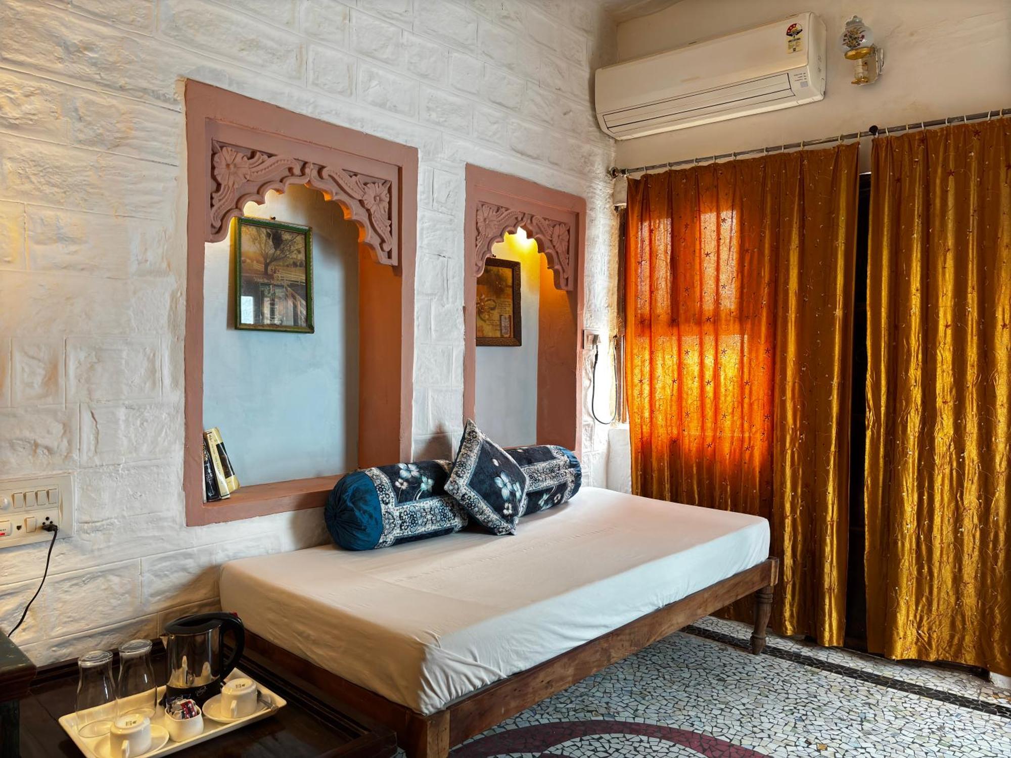 Shahi Suite