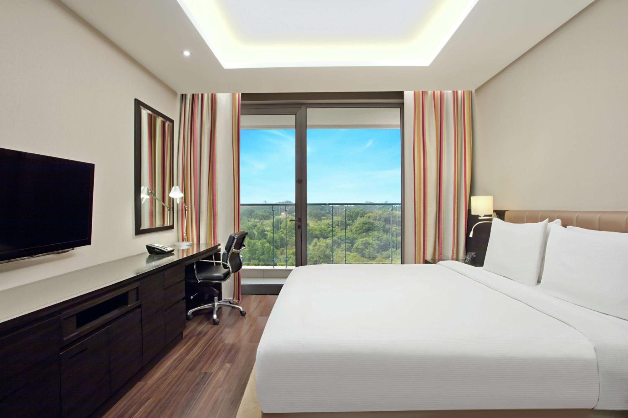 One-Bedroom Suite Balcony,1622045766:JPEG