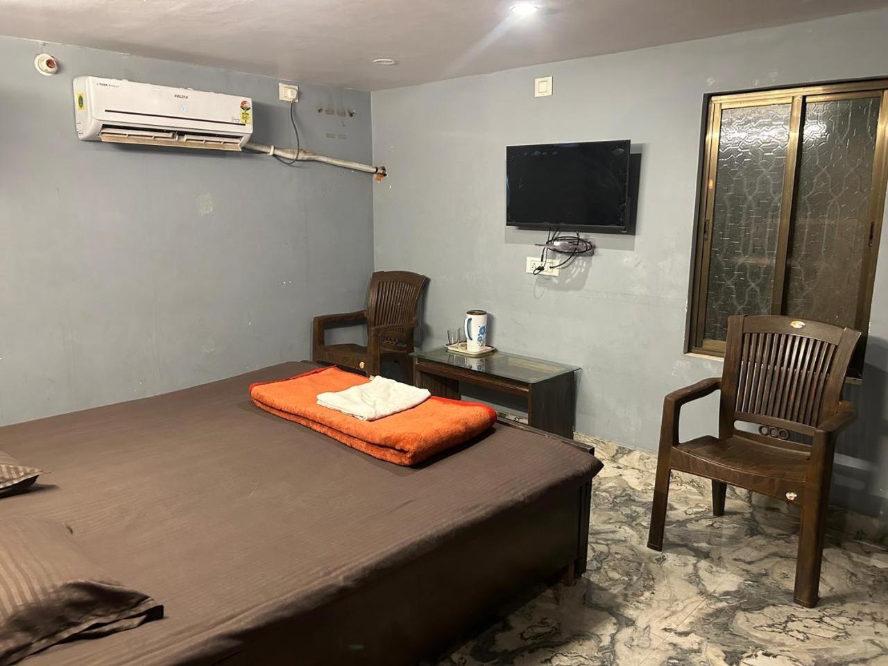 Family Room,1629701977:JPEG