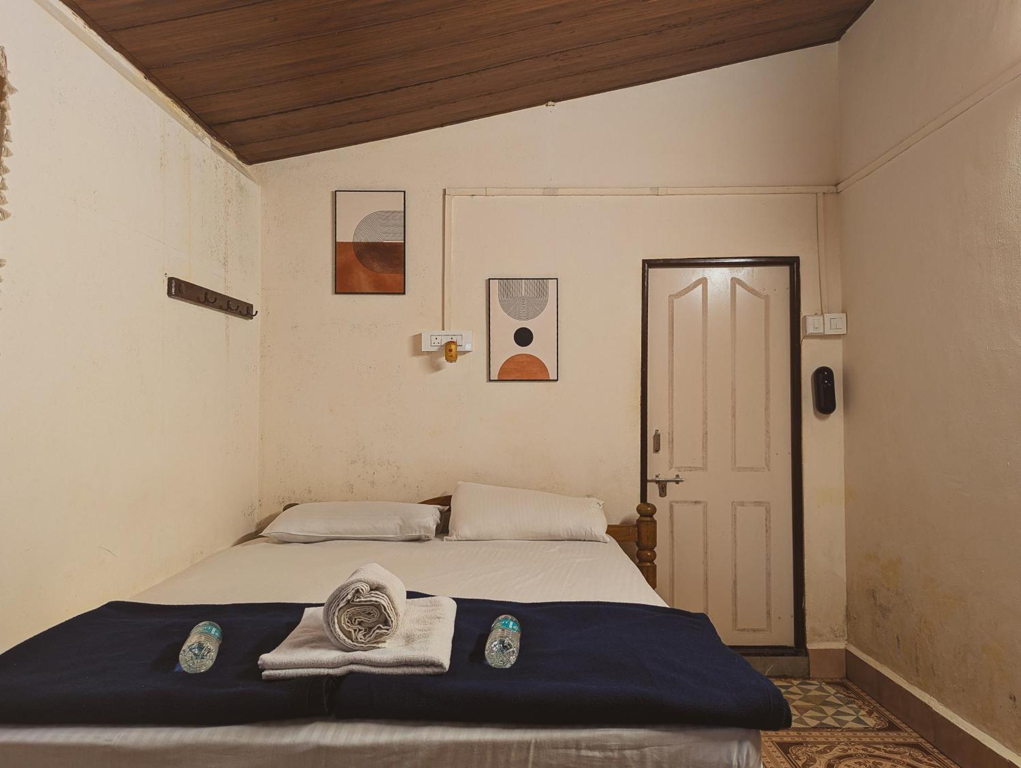 Standard Double Room,1632175662:JPEG