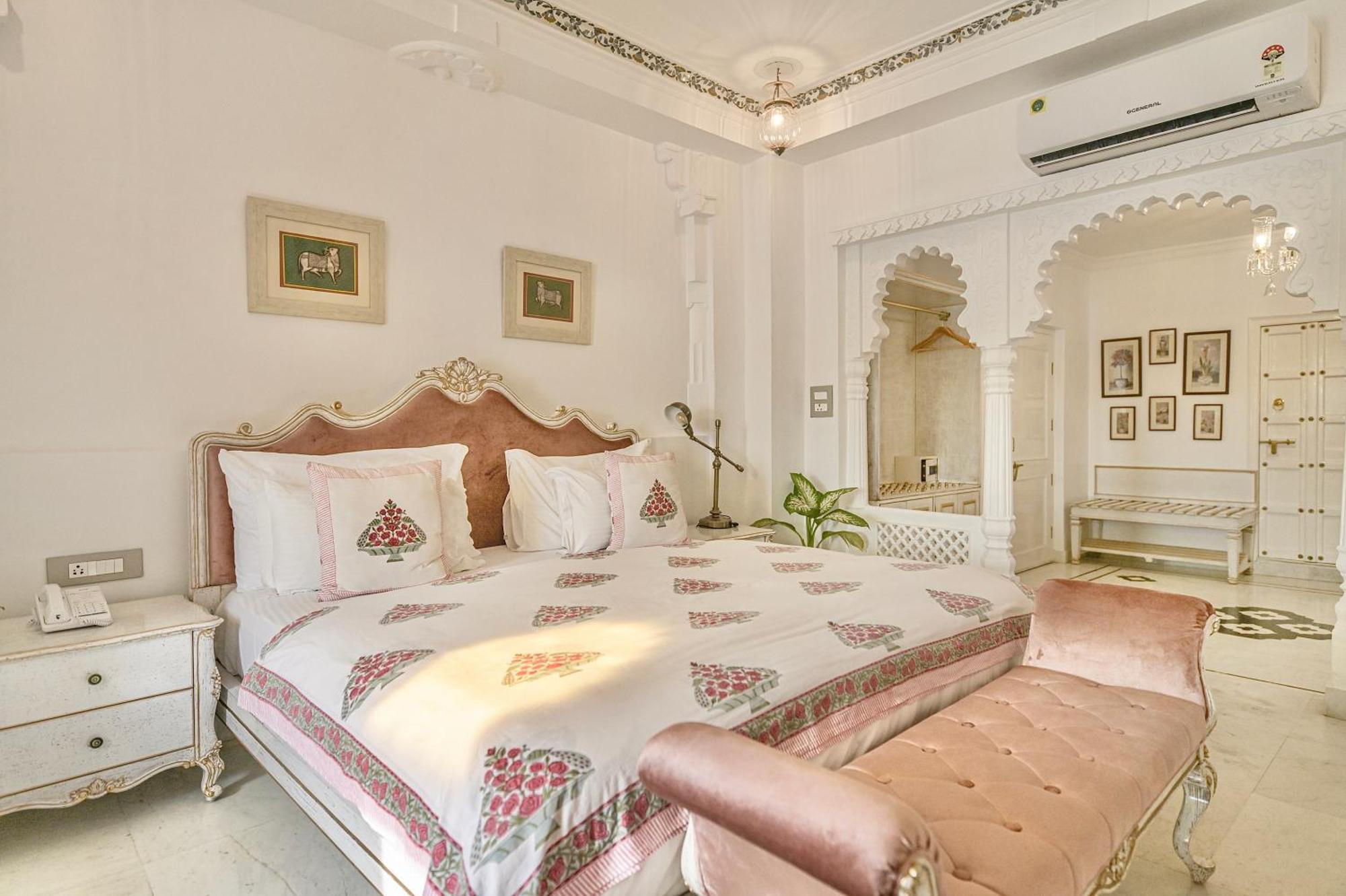Jagat Suite Lake Facing