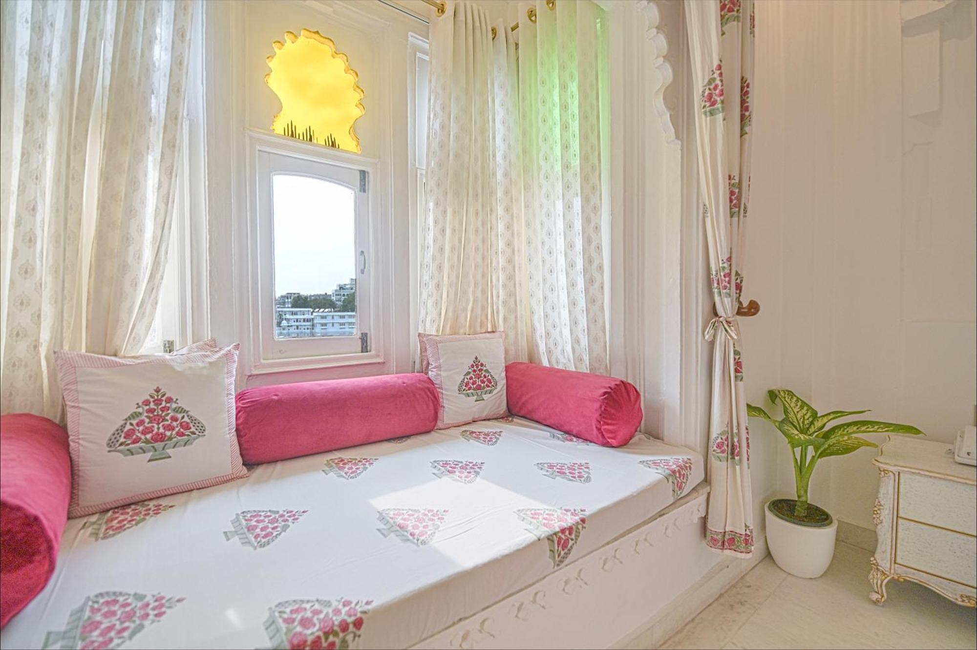 Jagat Suite Lake Facing