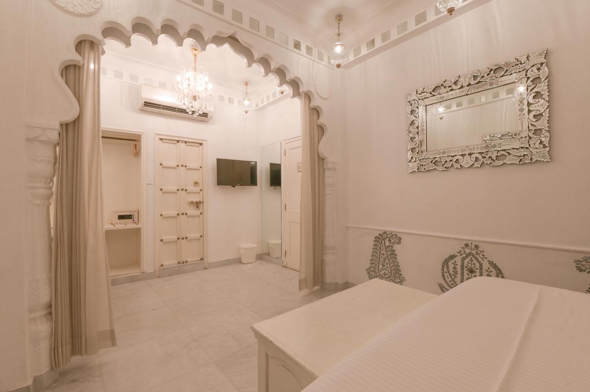 Standard Room Non Lake Facing