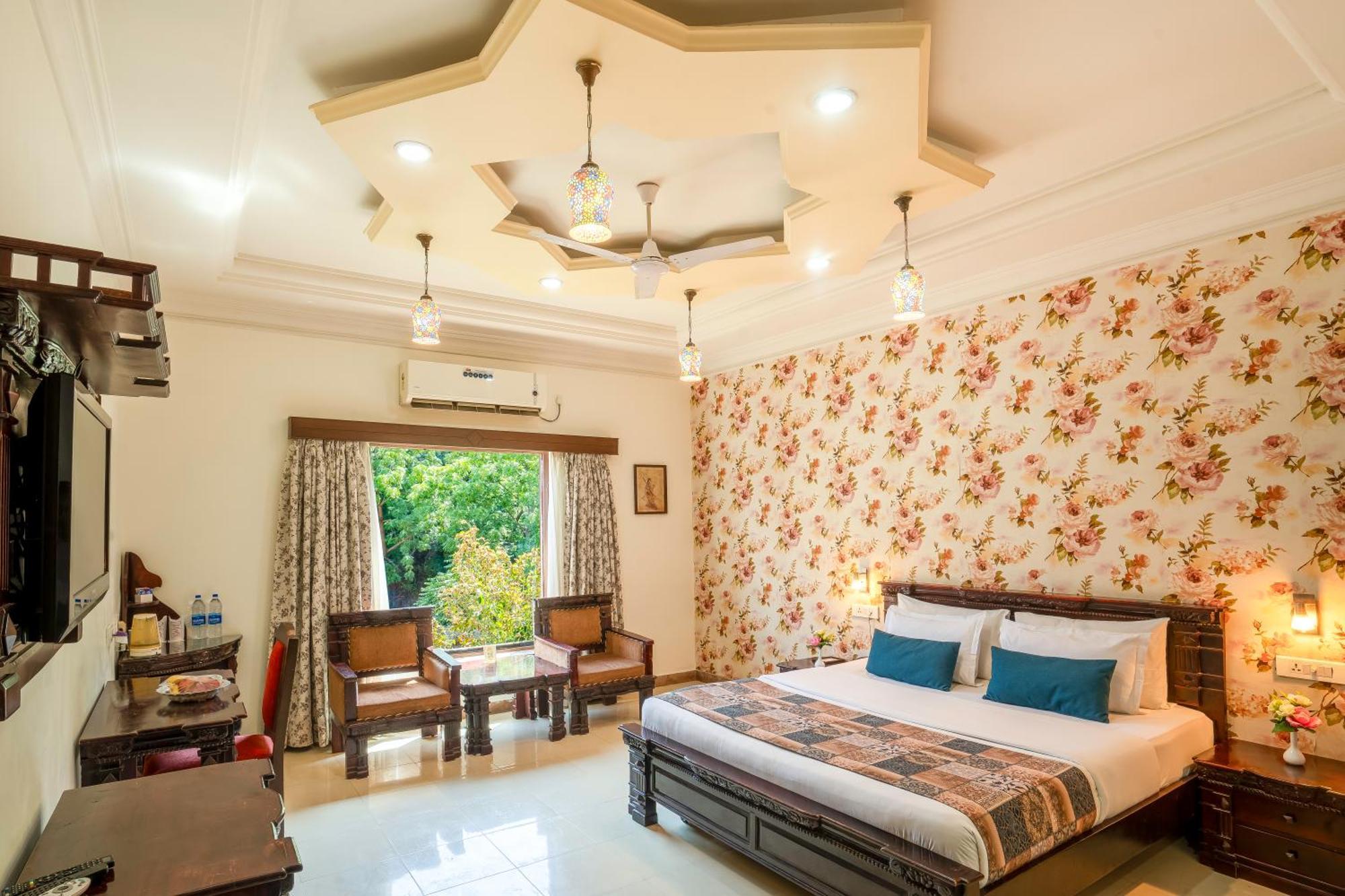 Deluxe Double Room Garden View