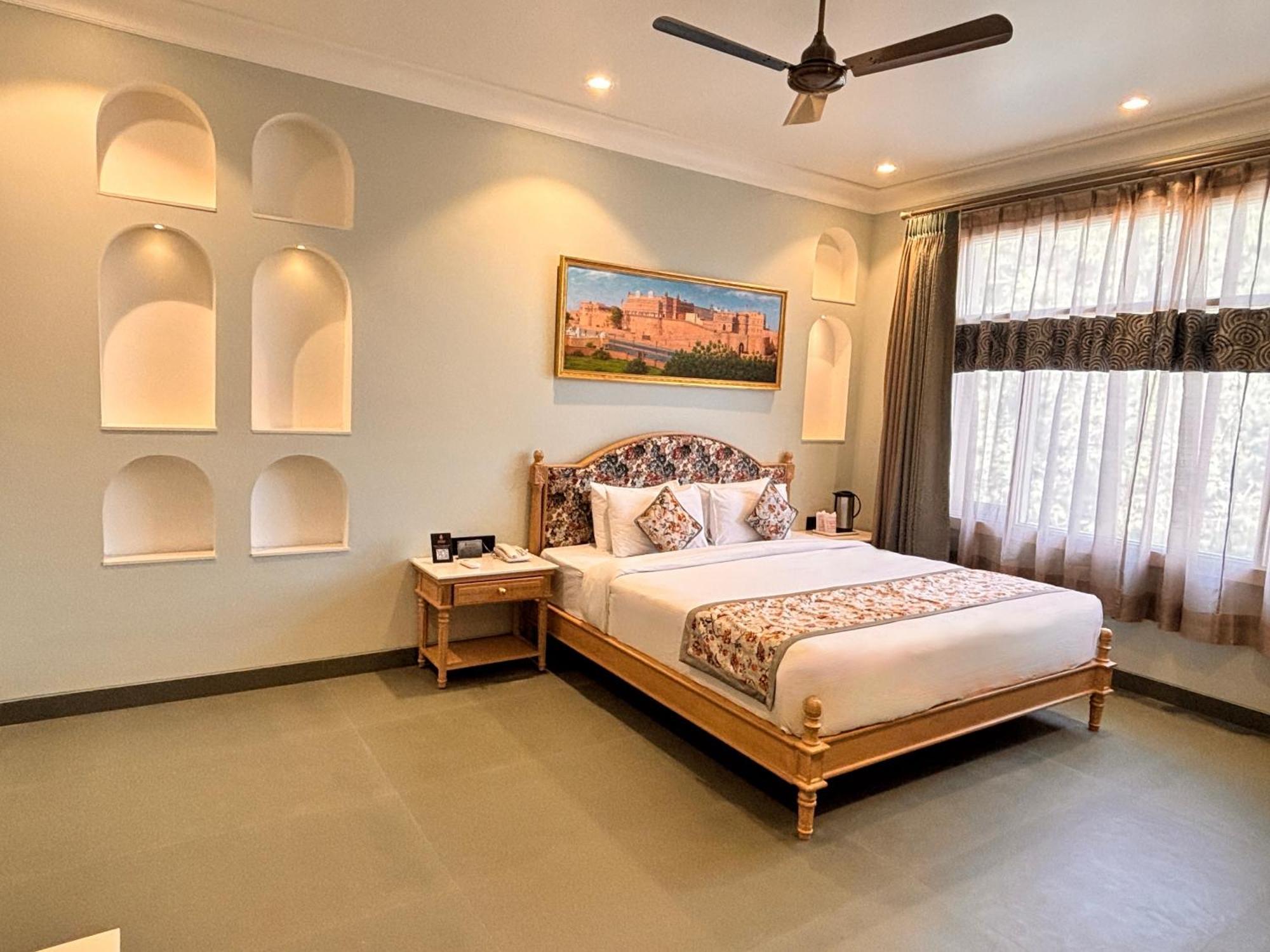 Superior King Room