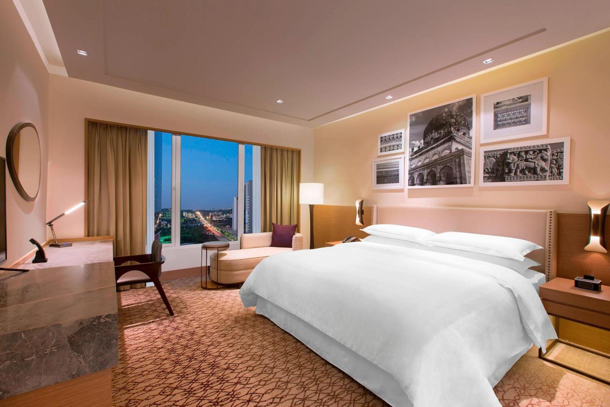 Sheraton Club King Bed Lounge access 02hrs happy hours