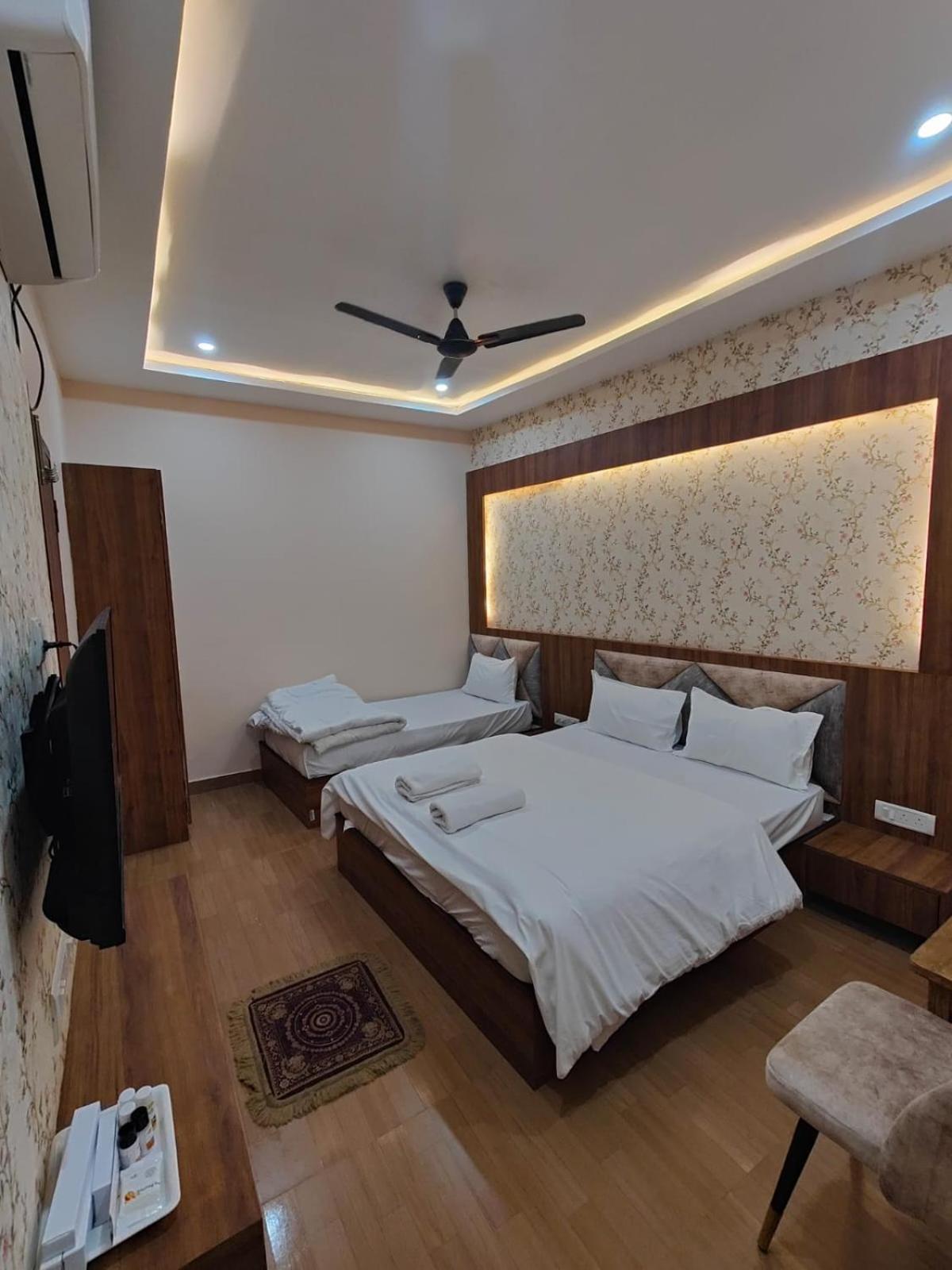Deluxe Triple Room