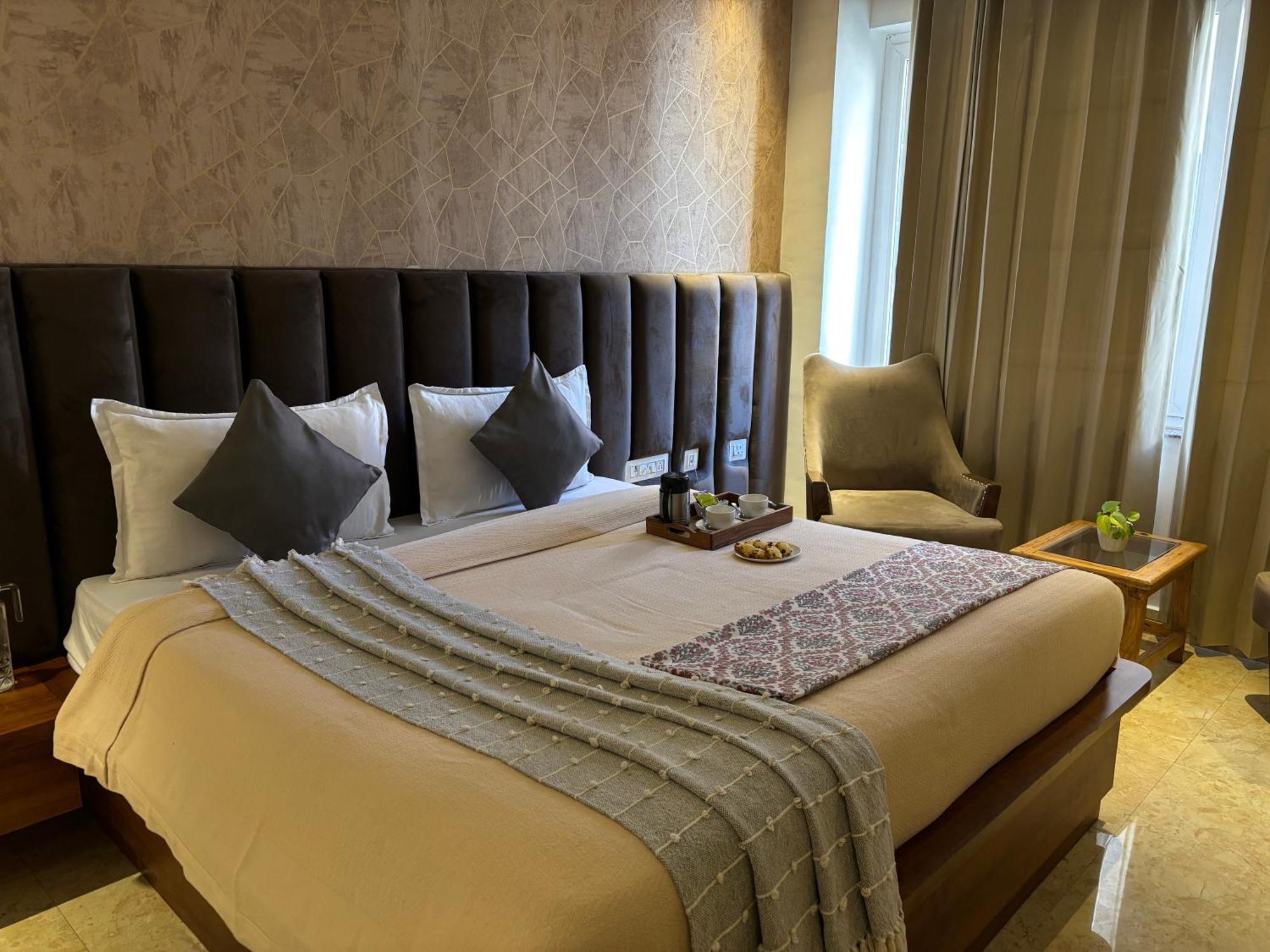 Superior King Suite