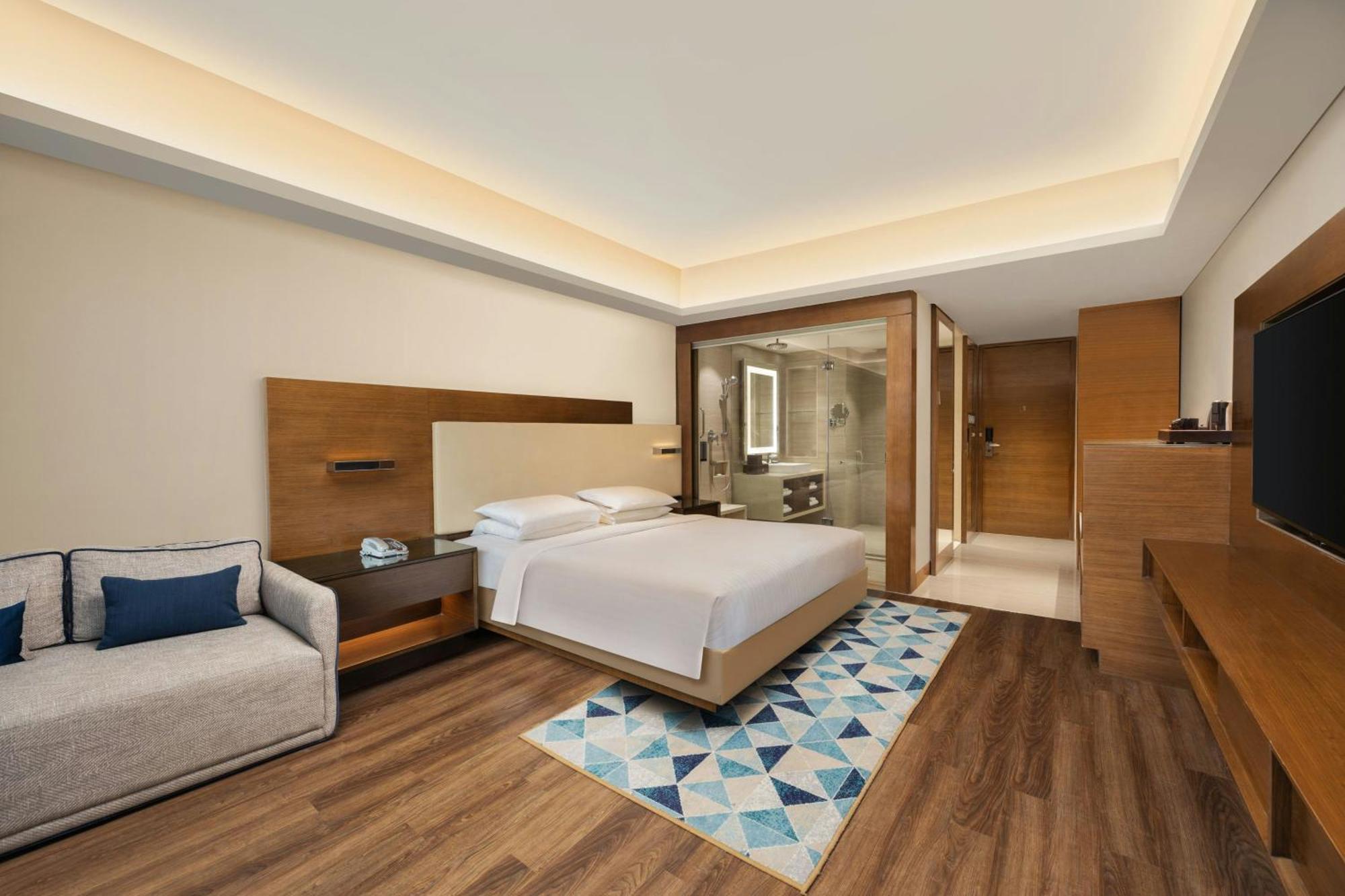 Guest room 1 King Bed Courtyard view