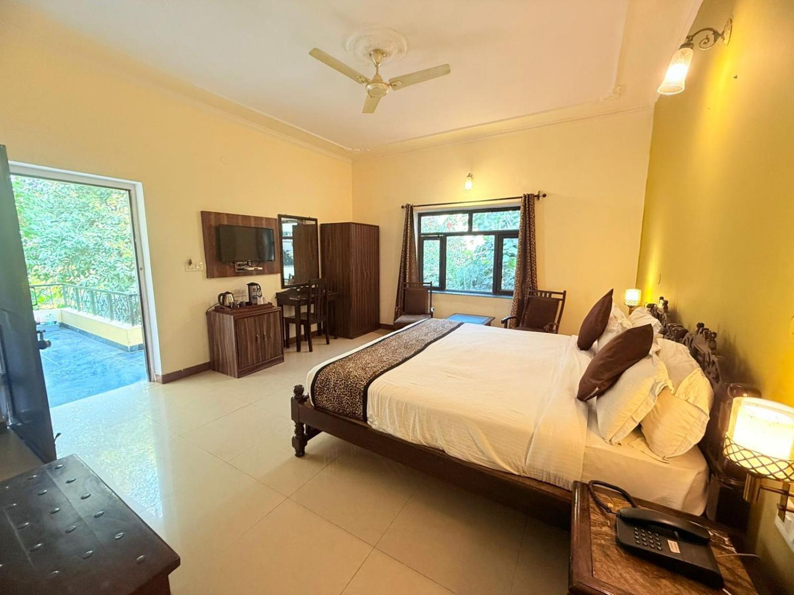Deluxe Double Room Balcony on SPA Complimentary Hi-Tea cookies