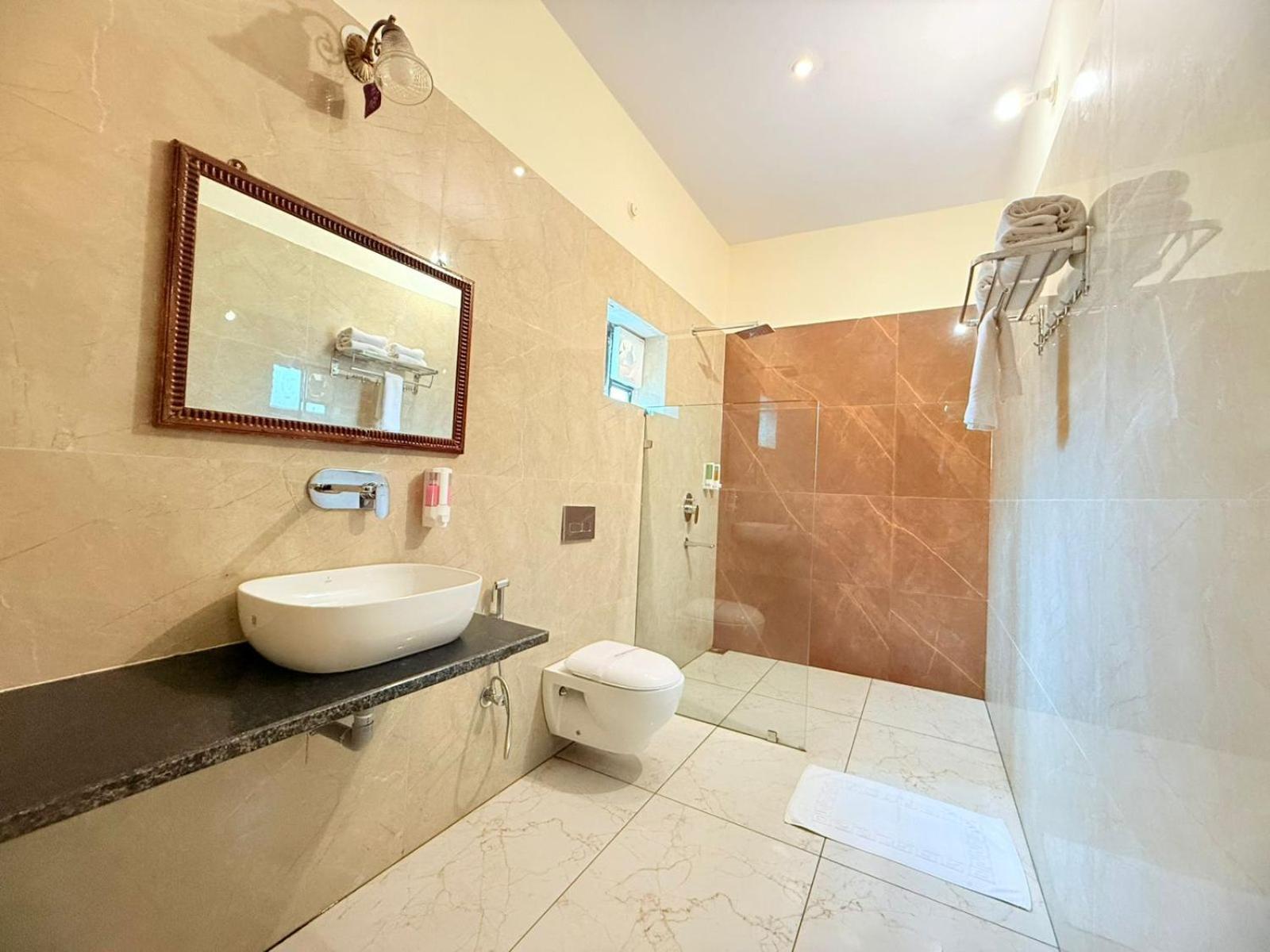 Deluxe Double Room Balcony on SPA Complimentary Hi-Tea cookies