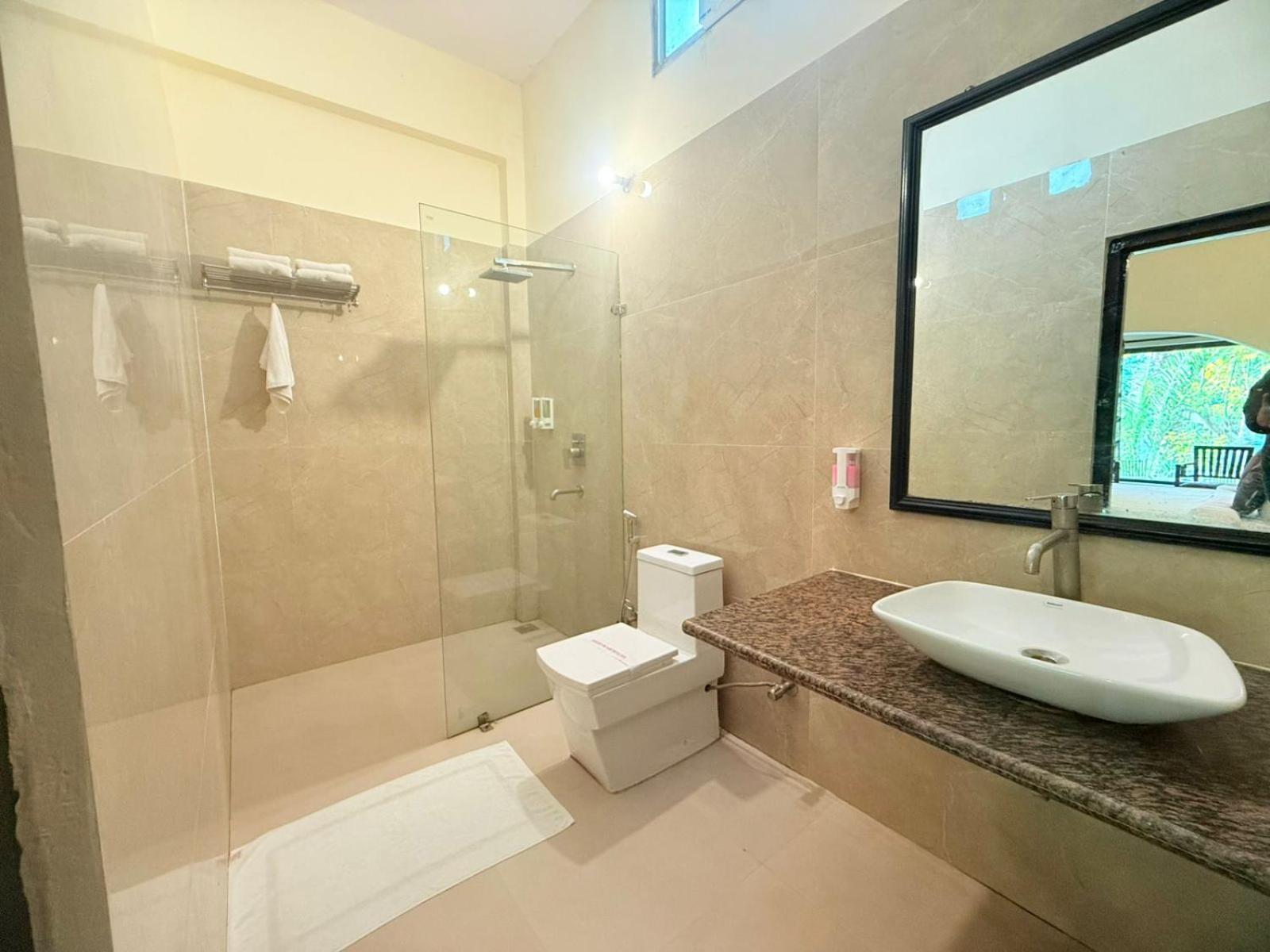 Deluxe Double or Twin Room Balcony on SPA Complimentary Hi-Tea cookies