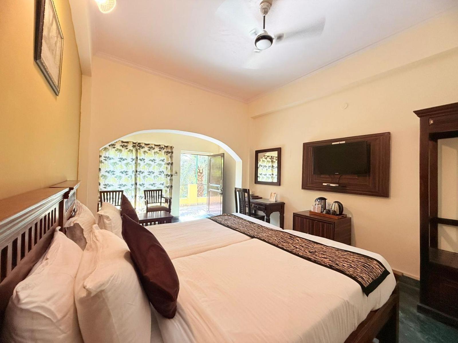 Deluxe Double or Twin Room Balcony on SPA Complimentary Hi-Tea cookies