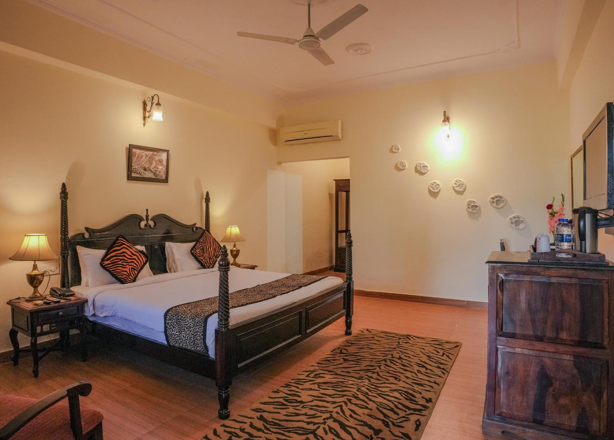 Super Deluxe Double or Twin Room on SPA Complimentary Hi-Tea cookies