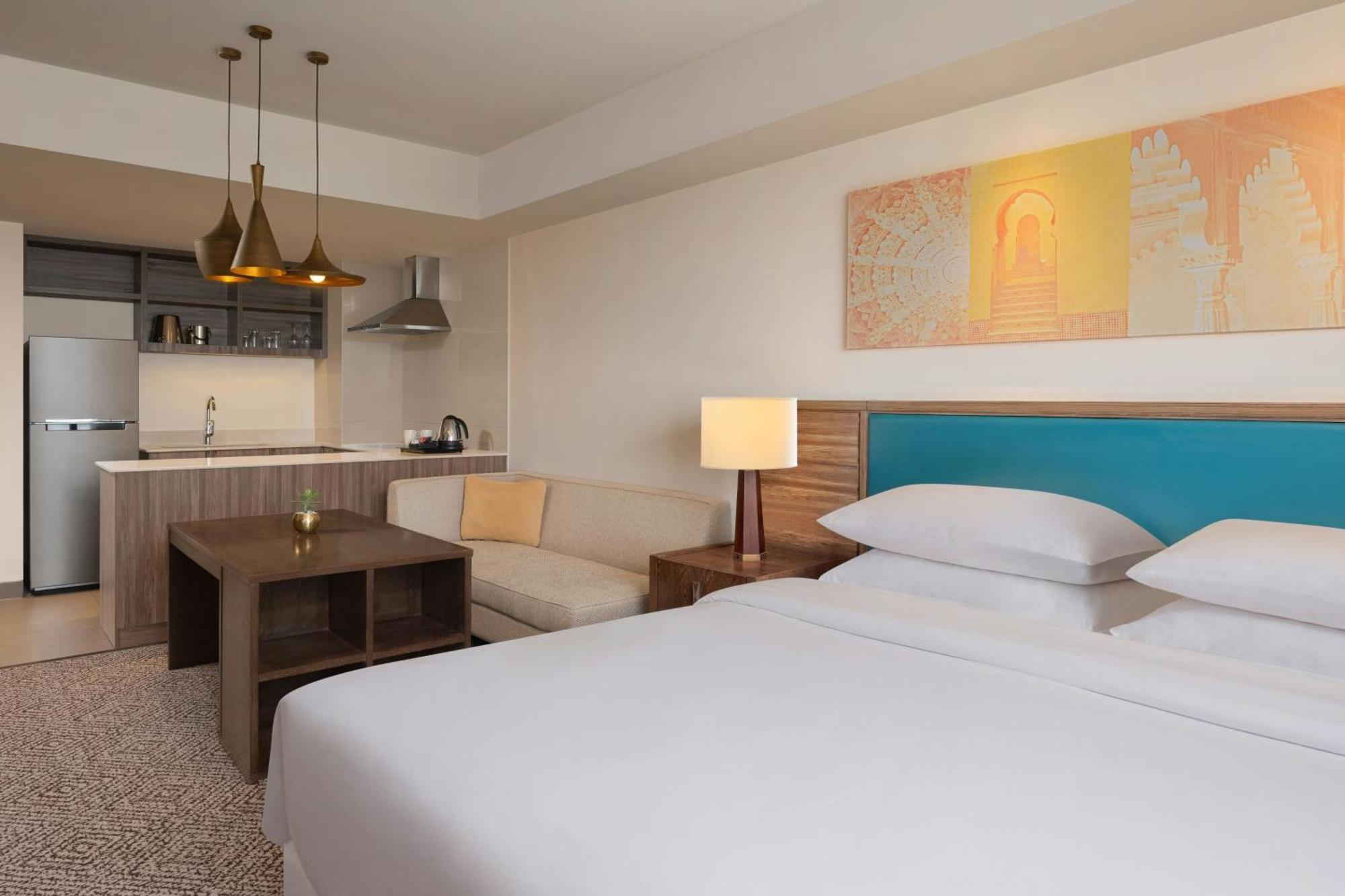 Studio Apartment-King Bed