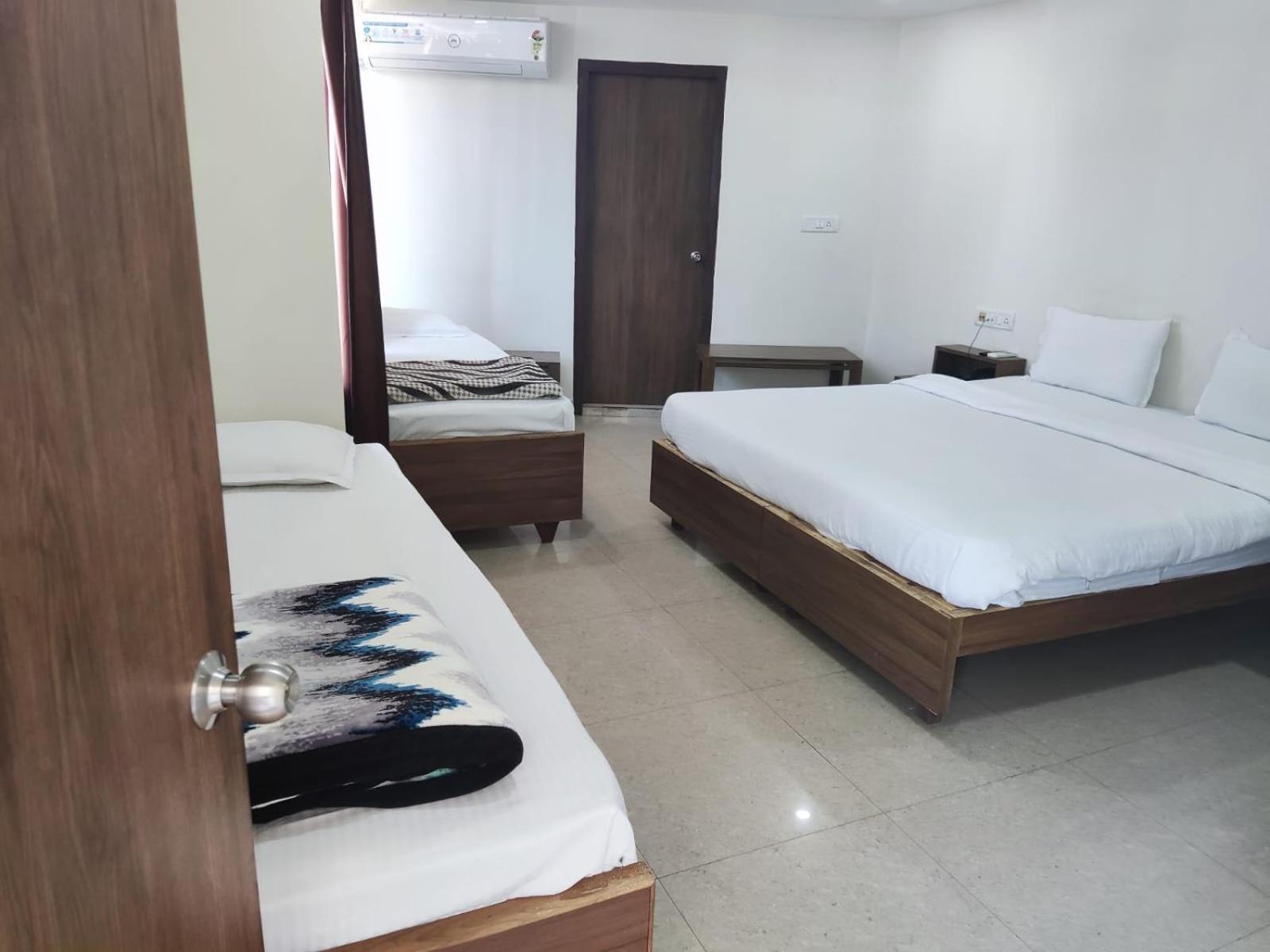 Deluxe Quadruple Room,1646778671:JPEG