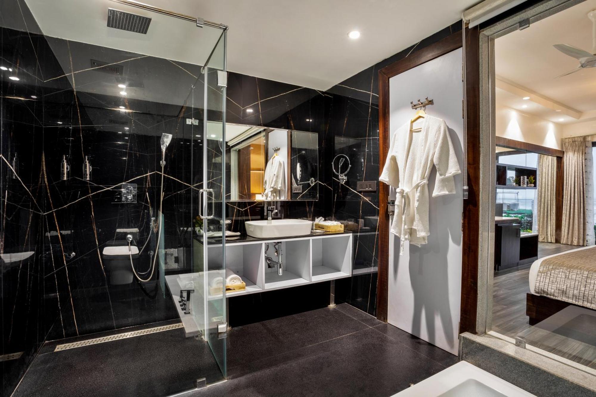 Deluxe Room Jacuzzi