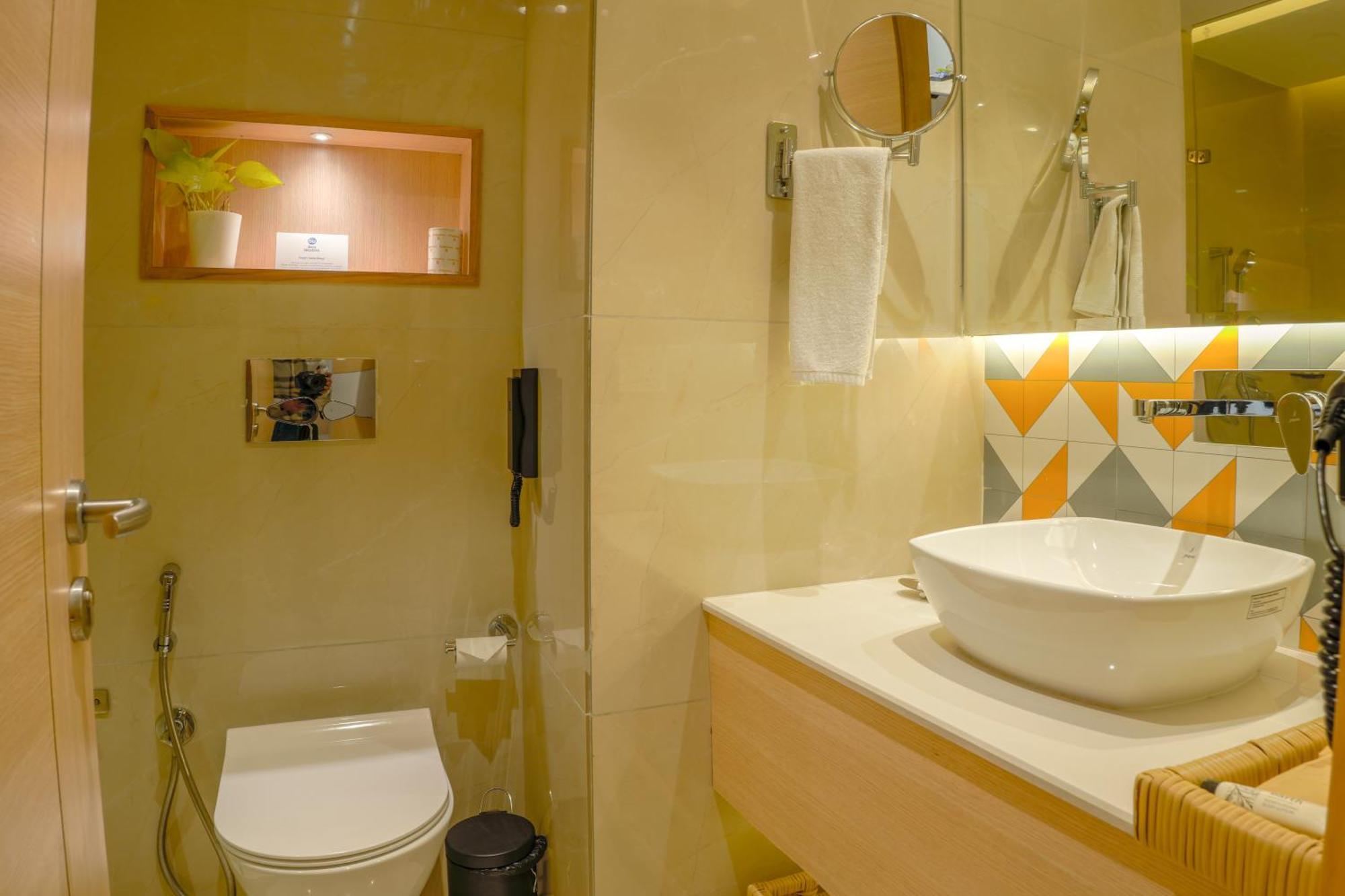 Executive King Room with Balcony - Non-Smoking