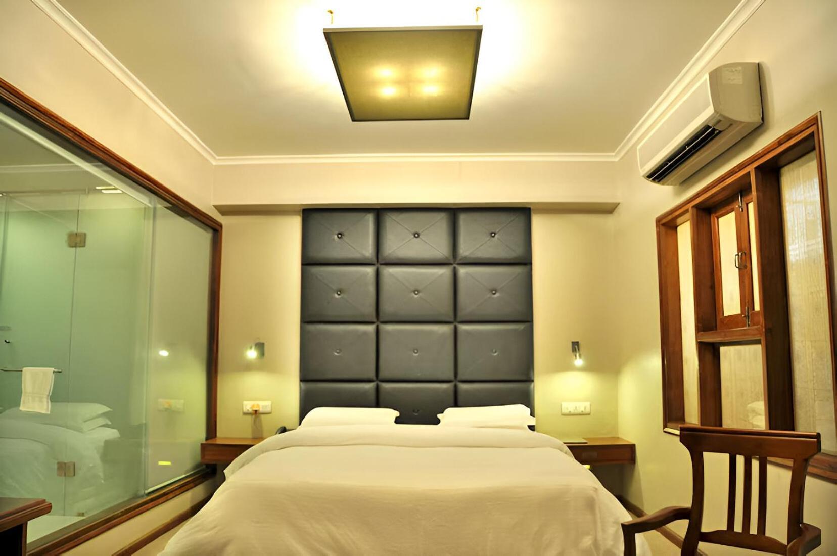 Super Deluxe Room - 10% off on laundry and Early check-in (upto 4 hrs) and Late Checkout ( upto 3 hrs) on availability